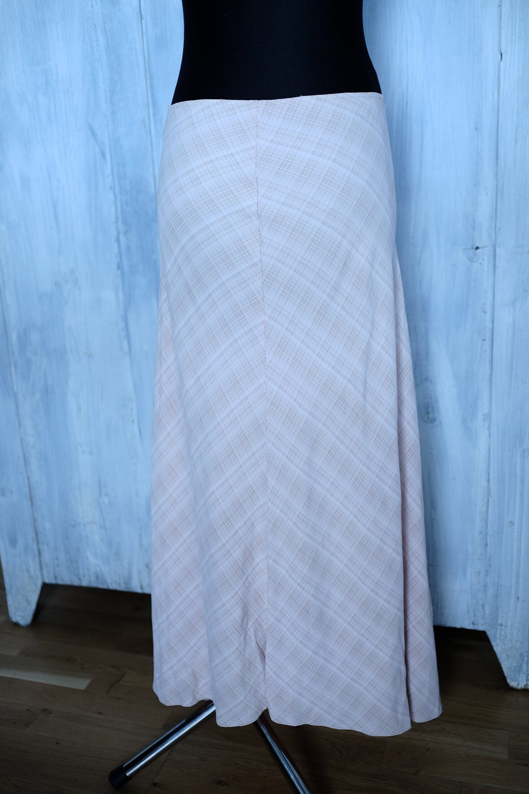 70s Vintage pink Skirt, Romantic Parisian Elegant, Valentine's Day Outfit - Image 9
