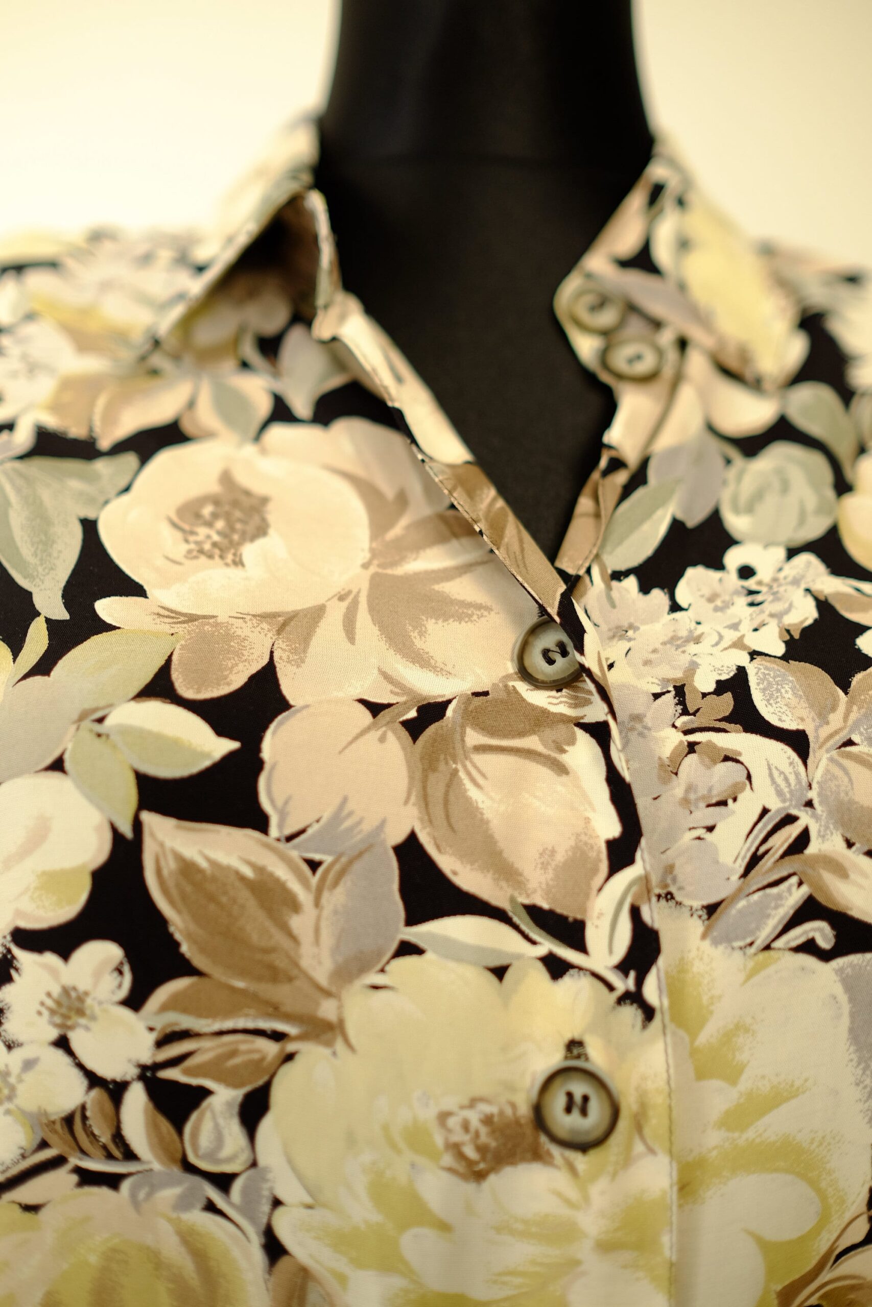 Vintage 90s Floral Earth Tones Shirt/ Blouse - Image 9