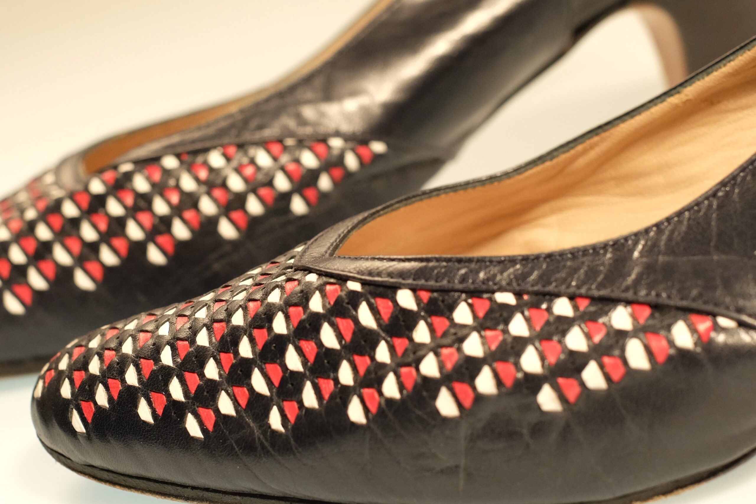 Vintage Alexandria Navy Leather Slingback Pumps, Vintage Sandal Shoes with Heels - Image 3