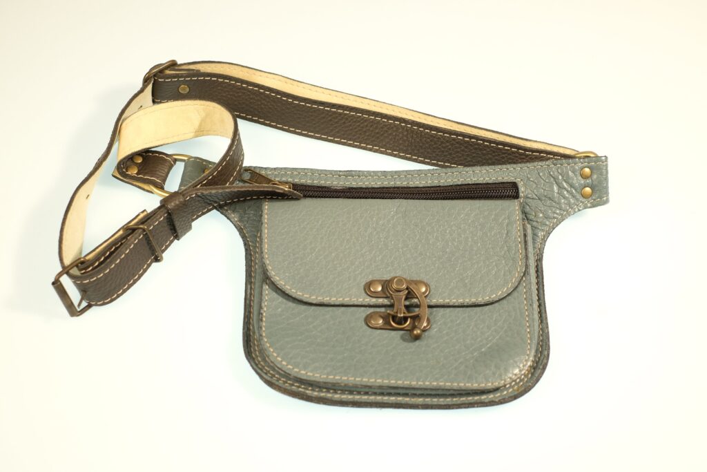 Vintage Blue Leather / Waistbag/ Belly Bag/ Hip Bag / Belt Bag / Fanny Pack