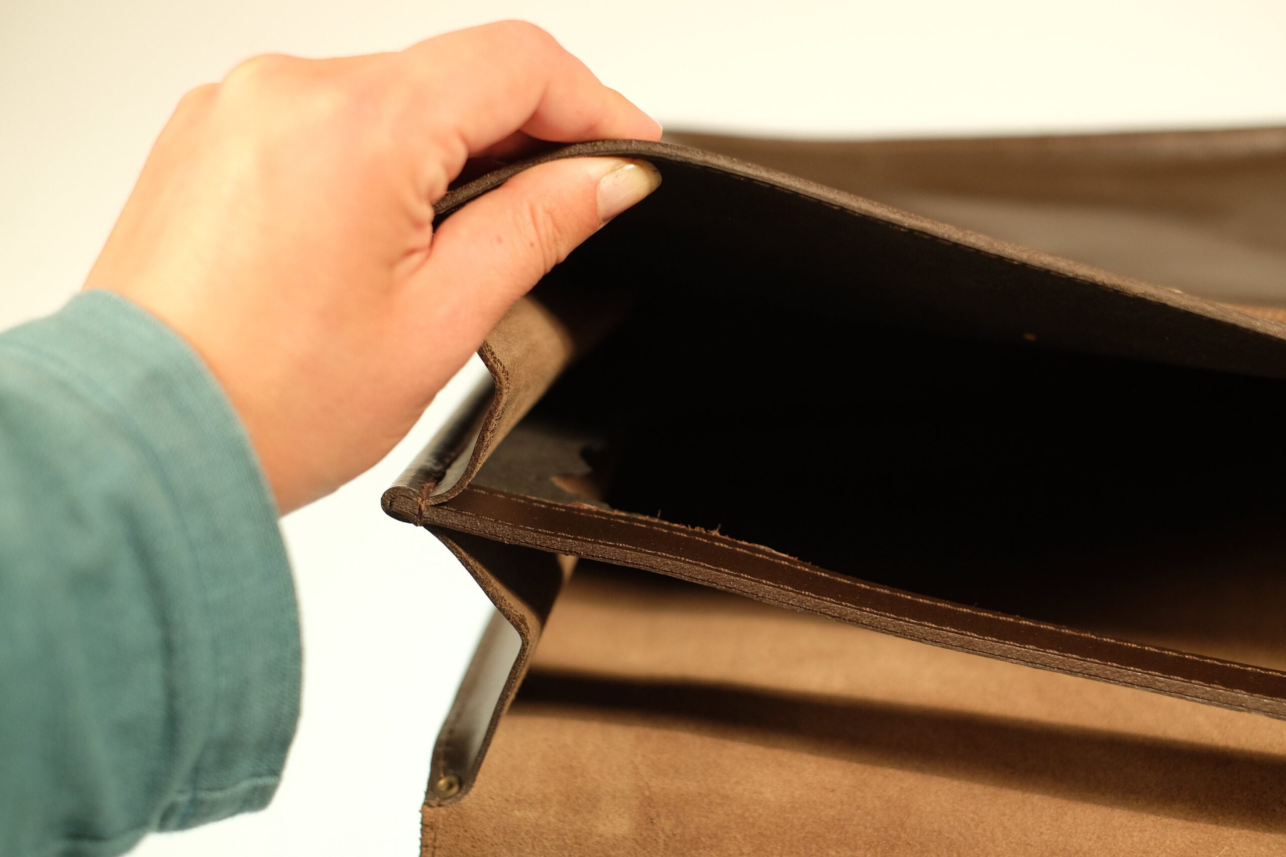 Brown Vintage Briefcase / Leather Satchel Bag - Image 9