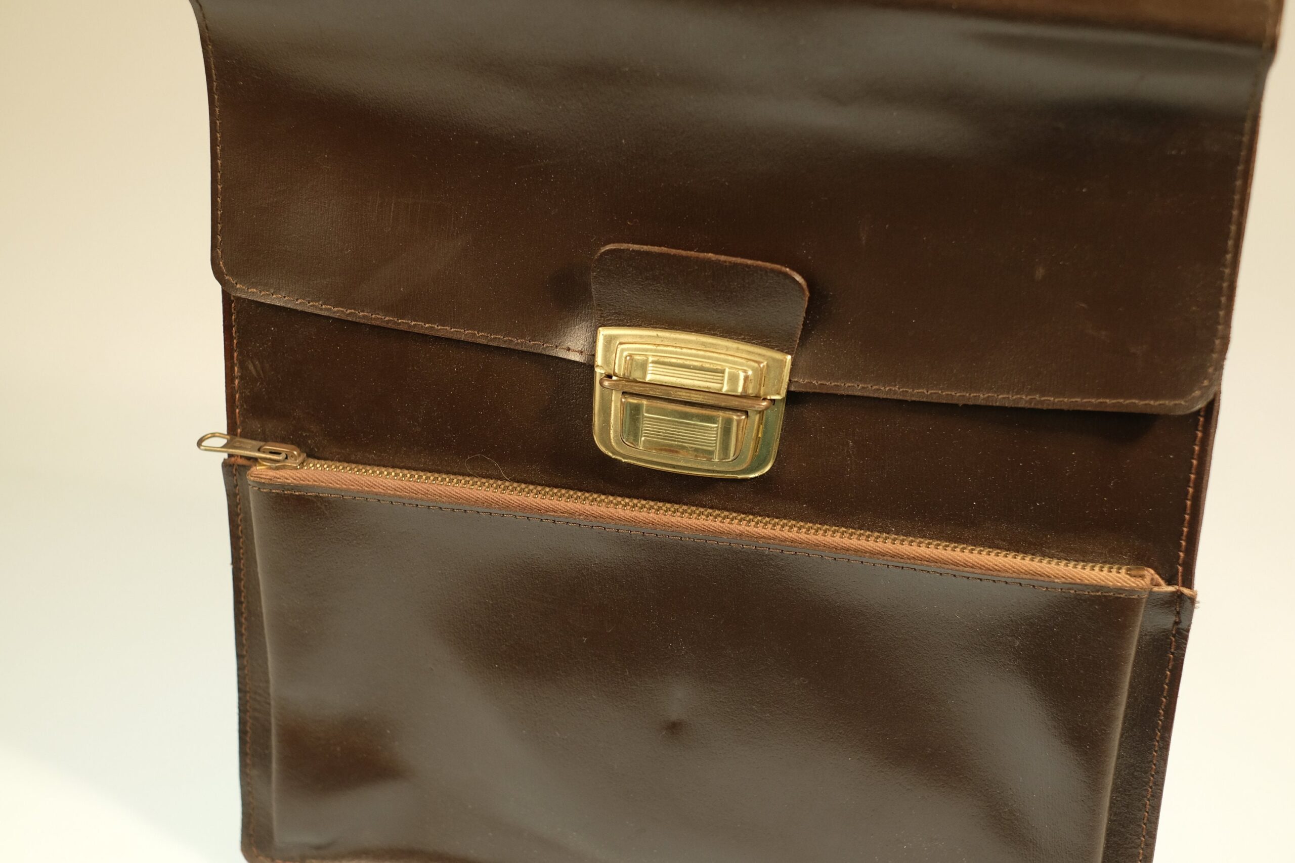 Brown Vintage Briefcase / Leather Satchel Bag - Image 10