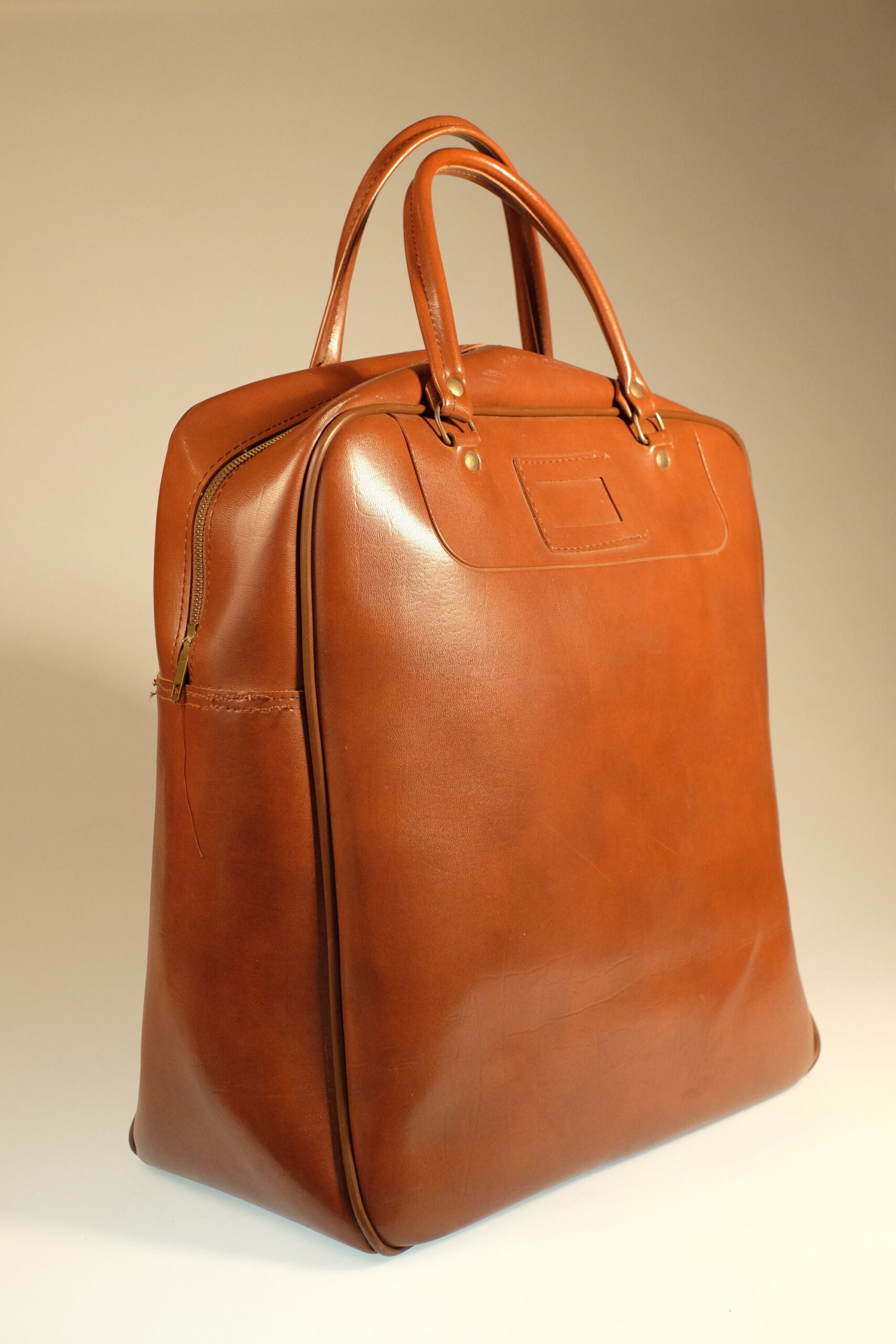 Vintage Leather Overnight Luggage Bag / Suitcase in Caramel Brown Colour/ Retro Weekender Travel Carry on Handle Bag - Image 2
