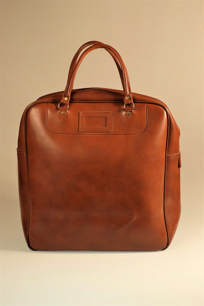 Vintage Leather Overnight Luggage Bag / Suitcase in Caramel Brown Colour/ Retro Weekender Travel Carry on Handle Bag