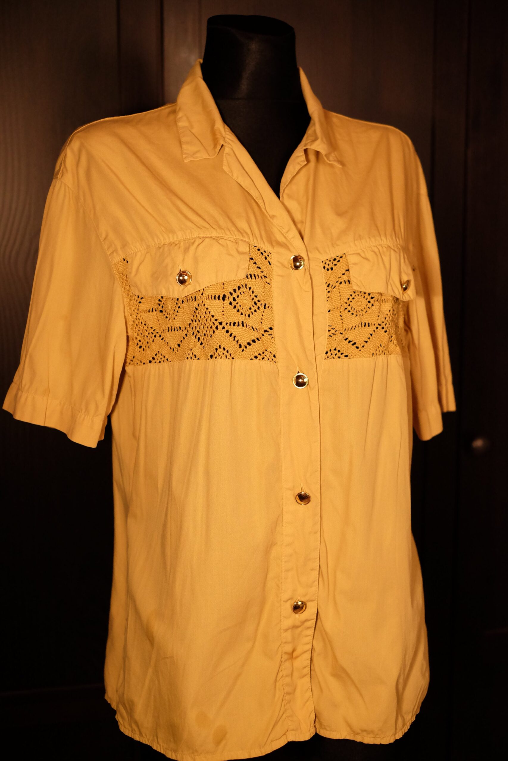 90s Vintage Yellow Short Sleeves Chest Pocket Embroidered Pattern Cotton Oversized Blouse - Image 4