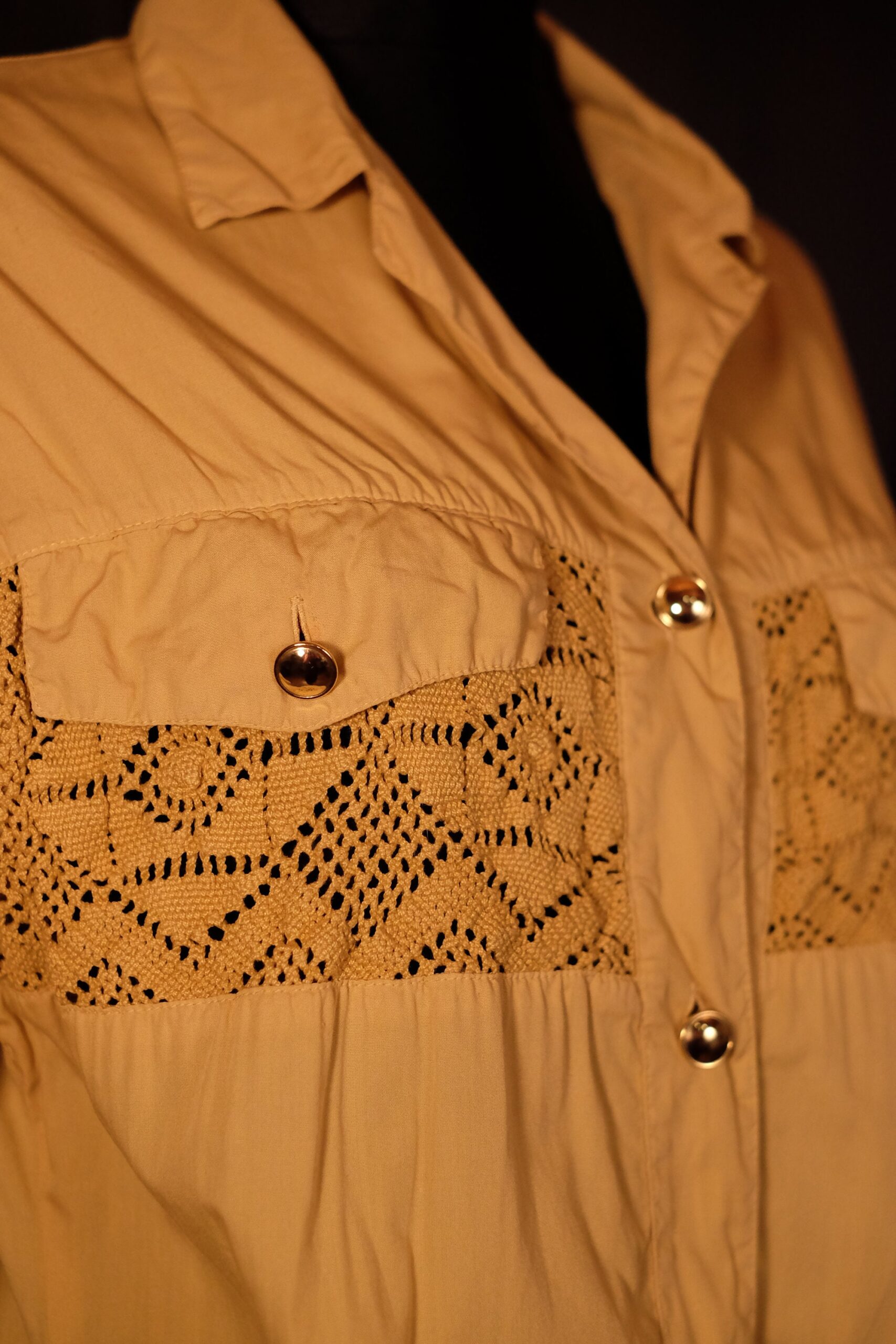 90s Vintage Yellow Short Sleeves Chest Pocket Embroidered Pattern Cotton Oversized Blouse - Image 5