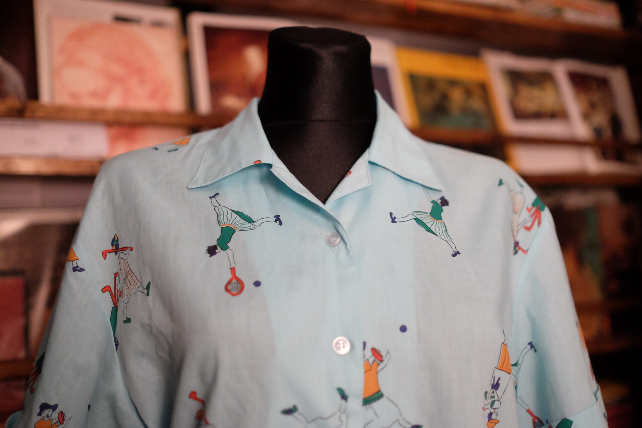 Vintage Funky Mint Colour Short Sleeved Blouse with Sport Motives - Image 5