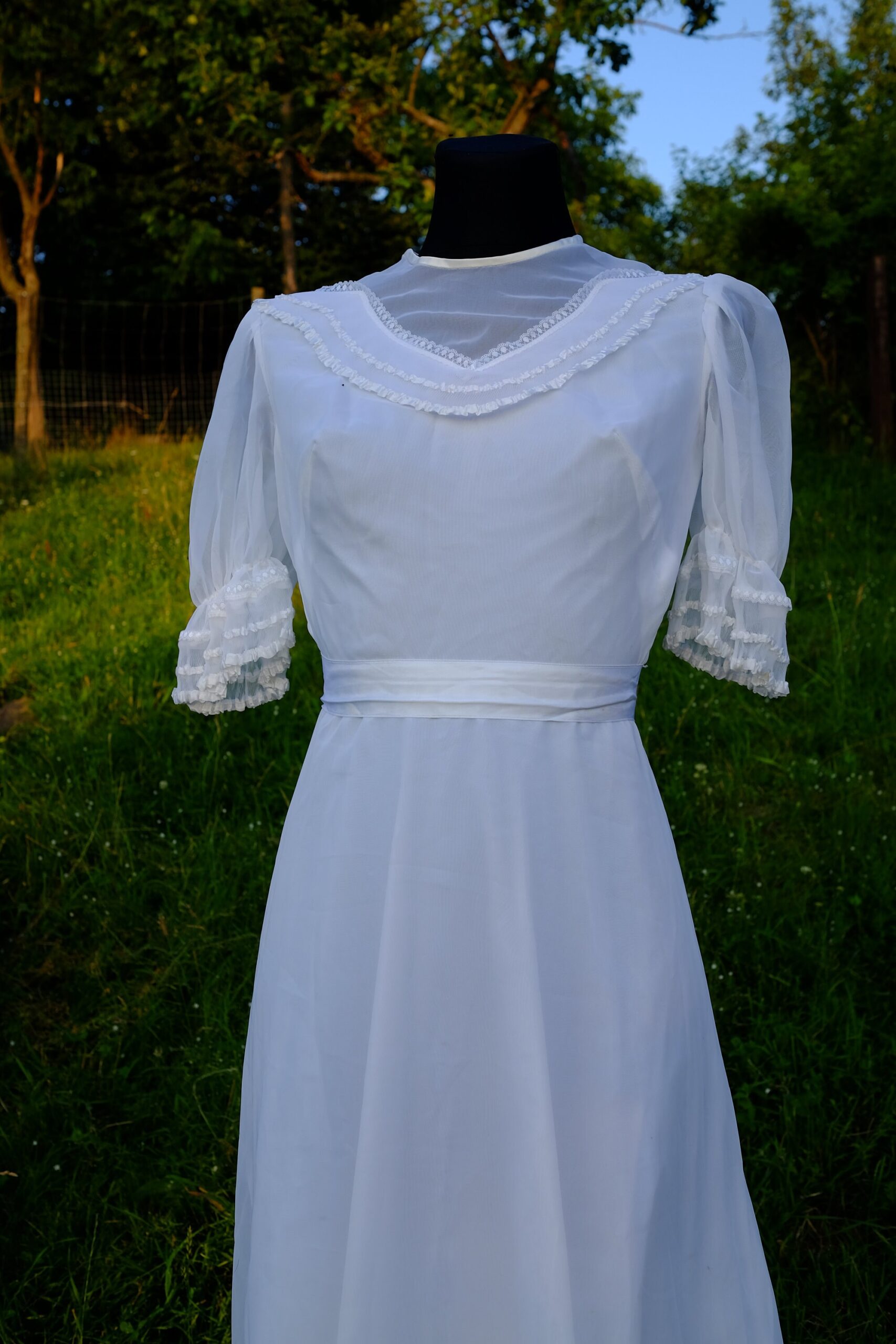 70s Boho Vintage Wedding Dress with Above Elbow Sleeve / Victorian Wedding Gown - Image 5