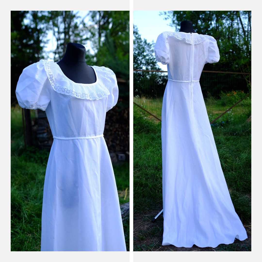 70s Vintage Boho Wedding Dress / Minimalism meets Bohemian Short-Sleeved Bridal Gown - Image 3