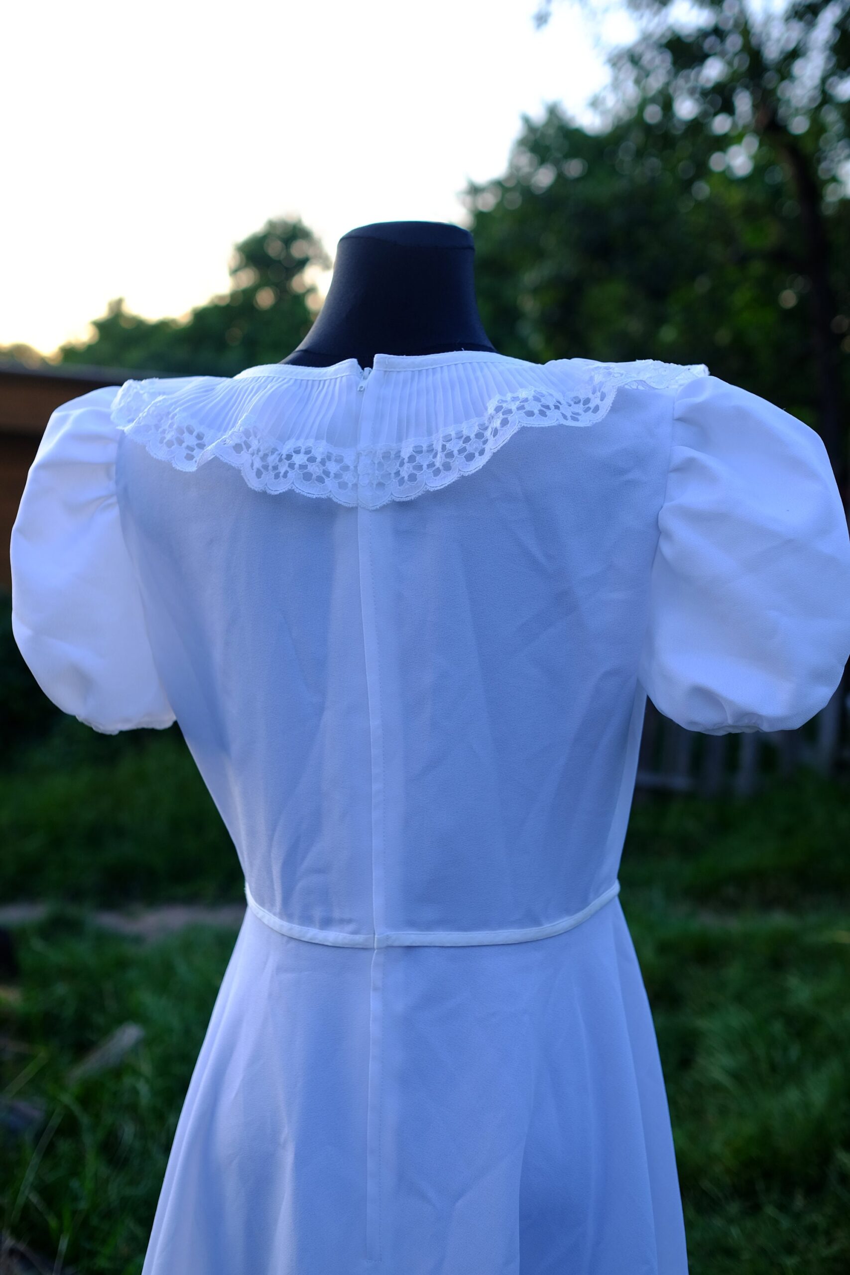 70s Vintage Boho Wedding Dress / Minimalism meets Bohemian Short-Sleeved Bridal Gown - Image 6