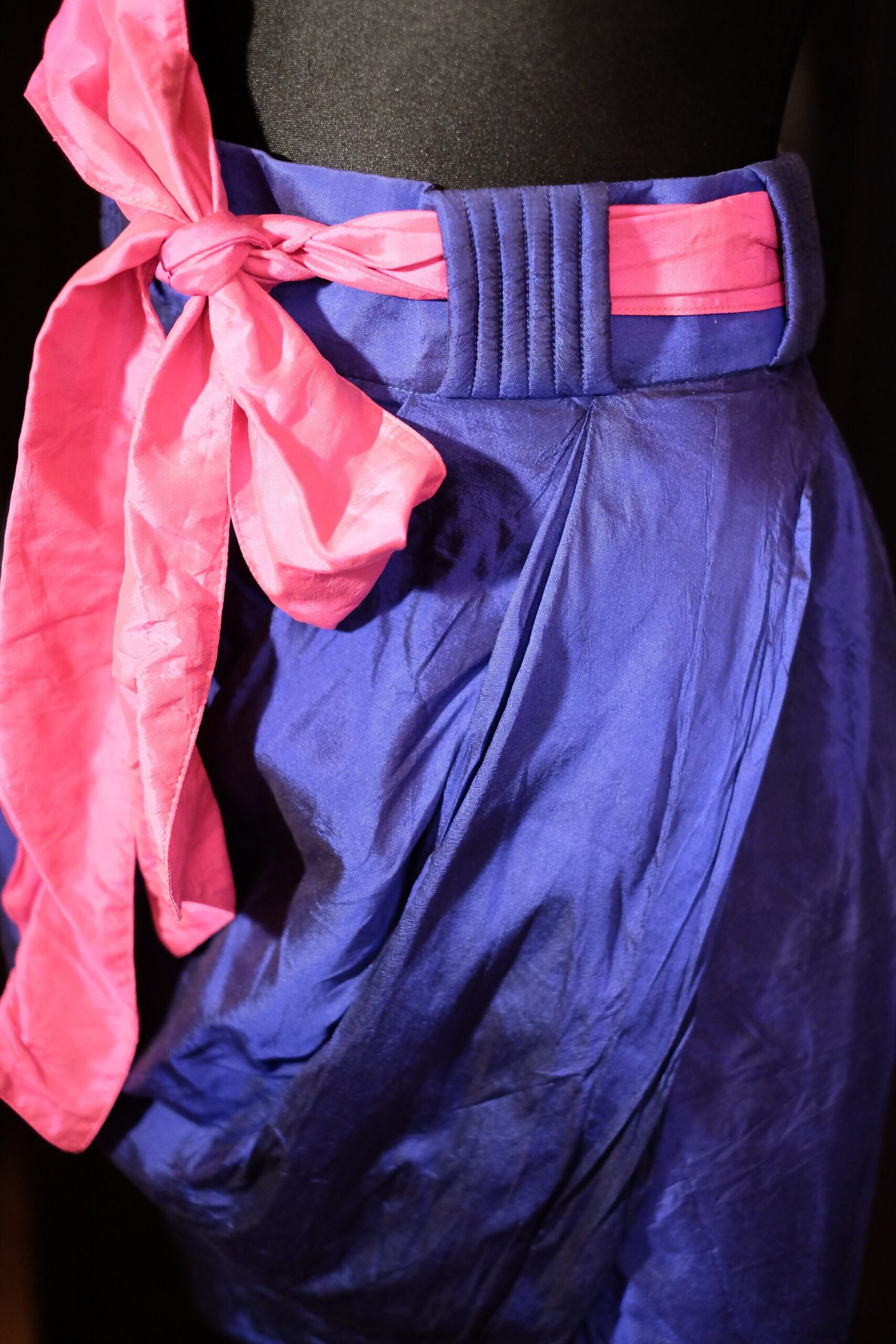 80s Vintage Metallic Blue Pink Bow Pencil Skirt | Thai Silk Skirt - Image 8