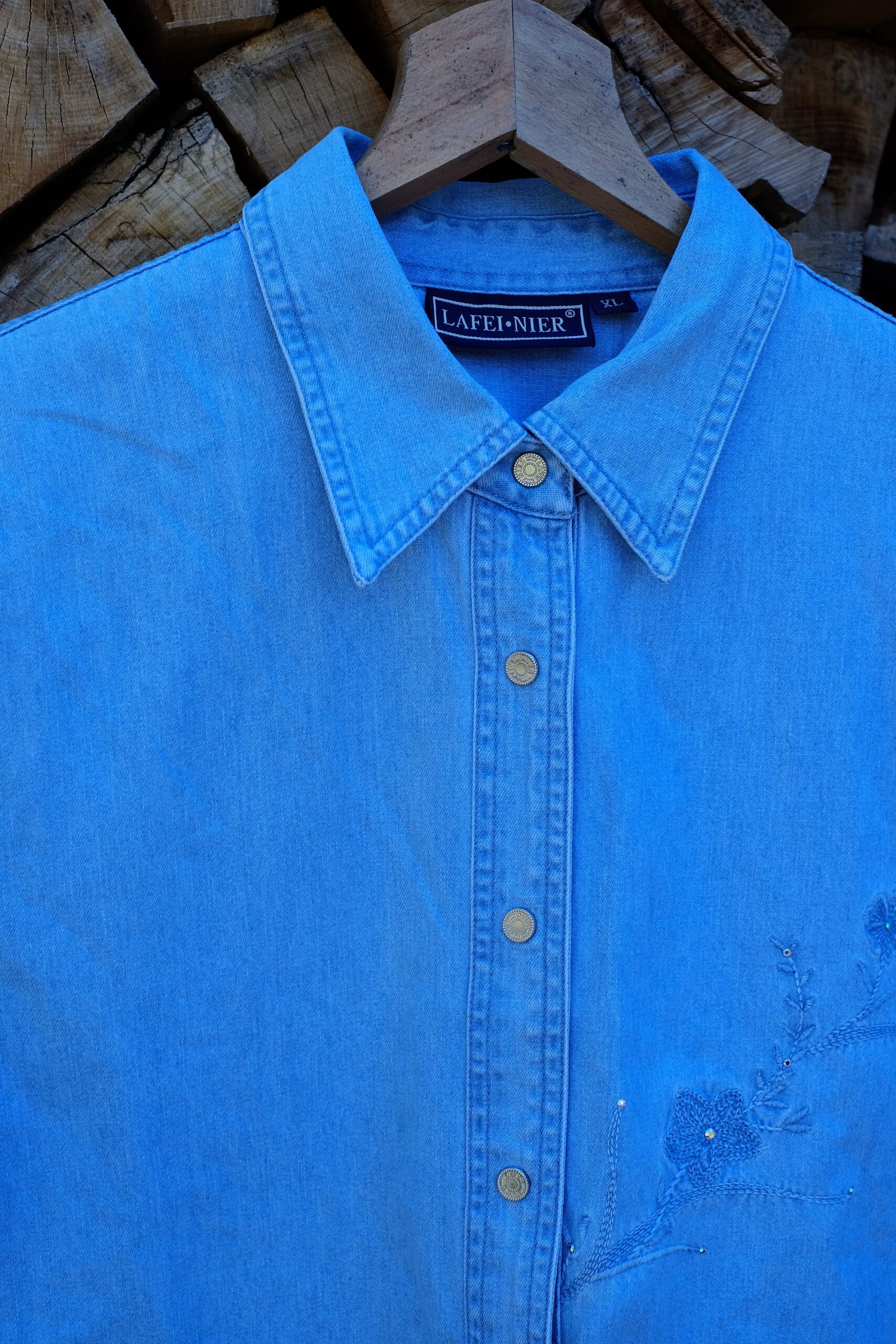 Vintage Light Blue Short Sleeved Floral Embroidered Denim Shirt - Image 7