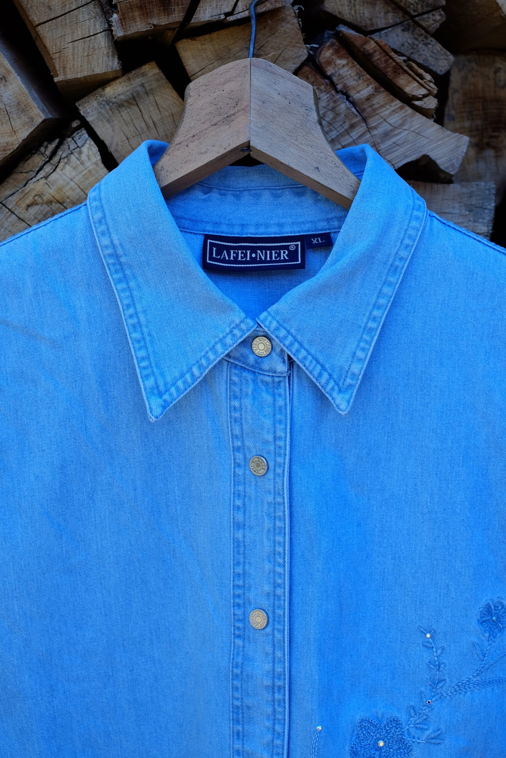 Vintage Light Blue Short Sleeved Floral Embroidered Denim Shirt - Image 9