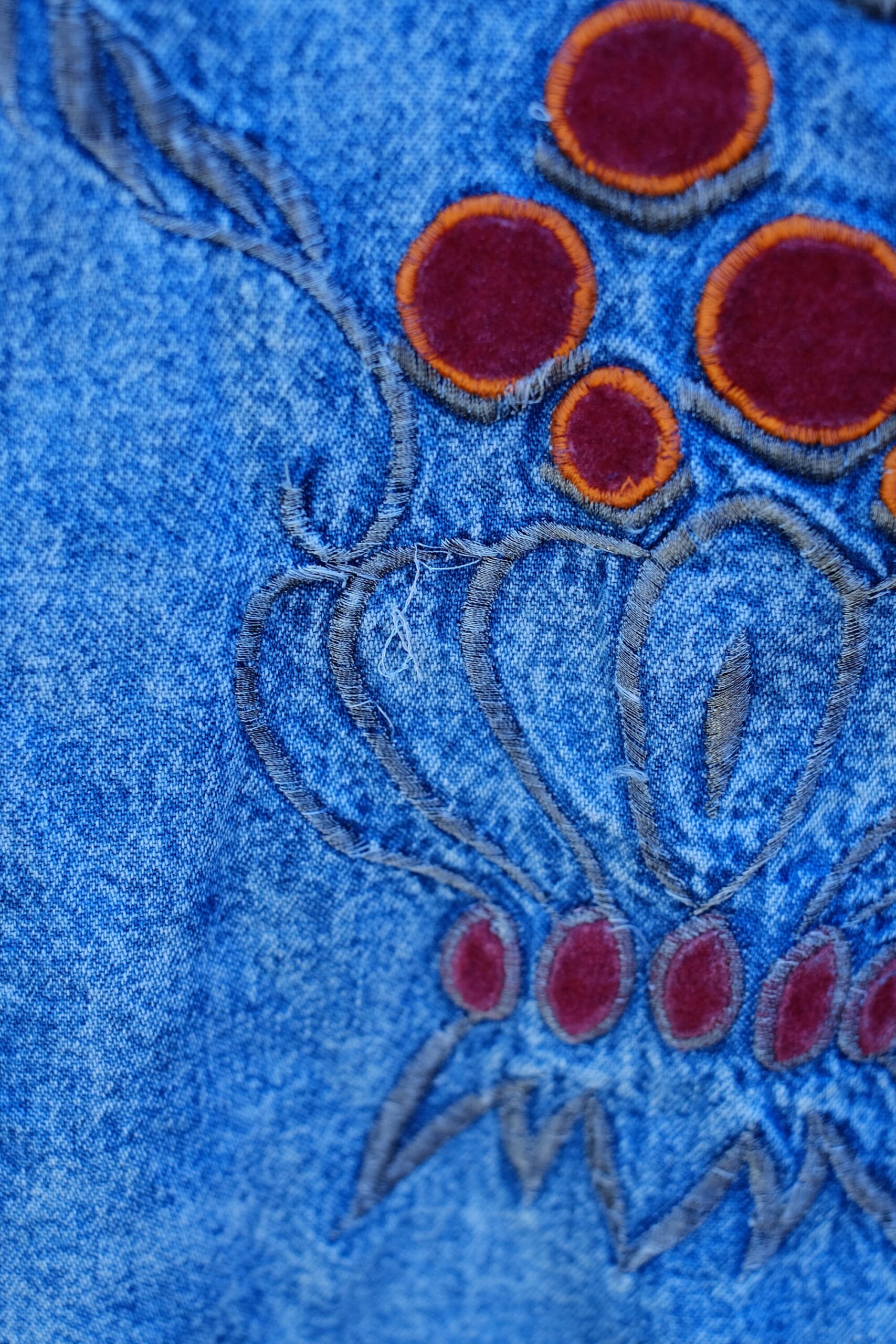 Vintage Short Sleeved Western Style Embroidered Floral Design Denim Shirt - Image 6