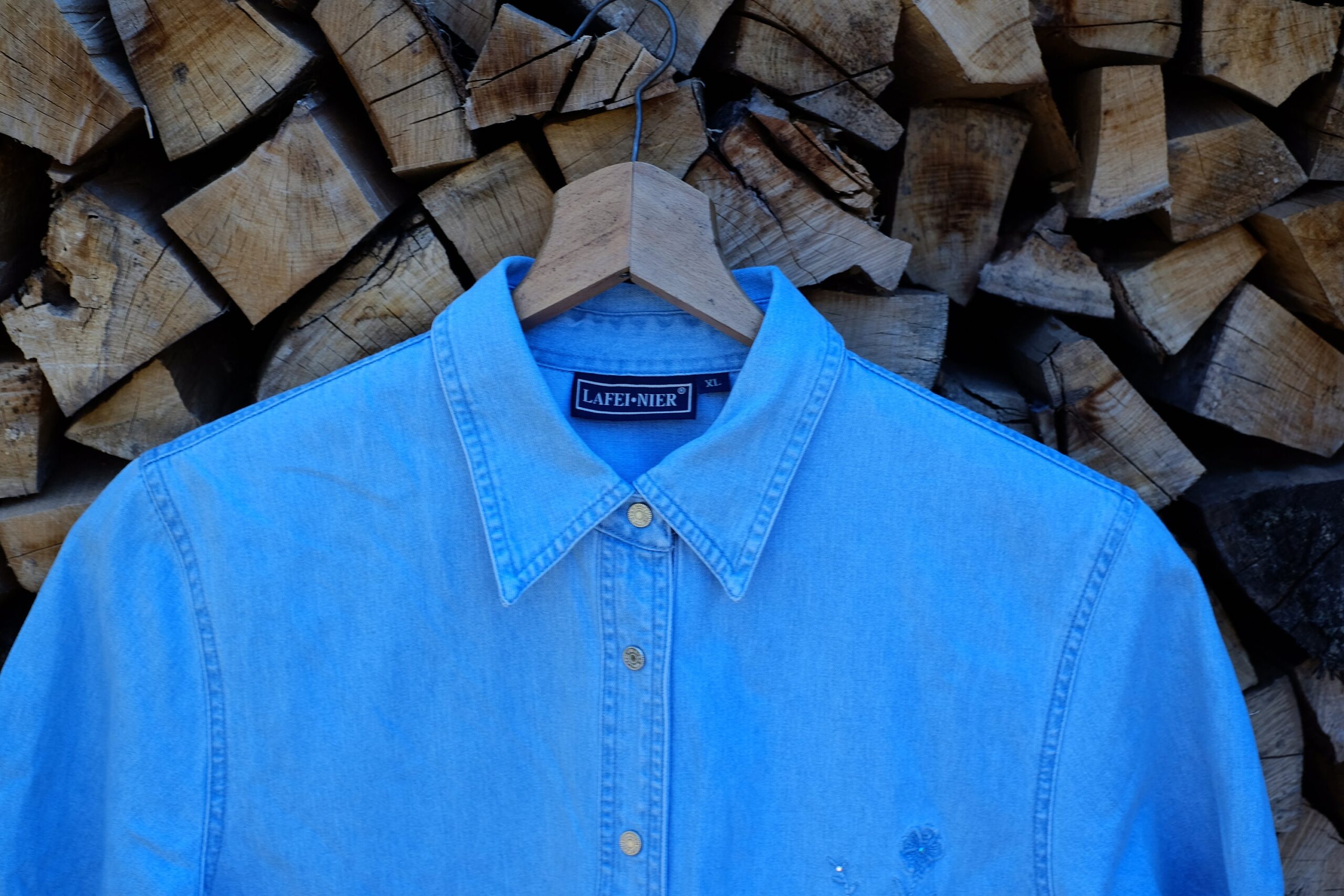 Vintage Light Blue Short Sleeved Floral Embroidered Denim Shirt - Image 3