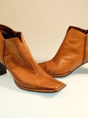 90s Y2K Square Toe Caramel Brown Leather Ankle Boots, Vintage 90s Block Heel Booties EU39 /UK5.5/ US8.5