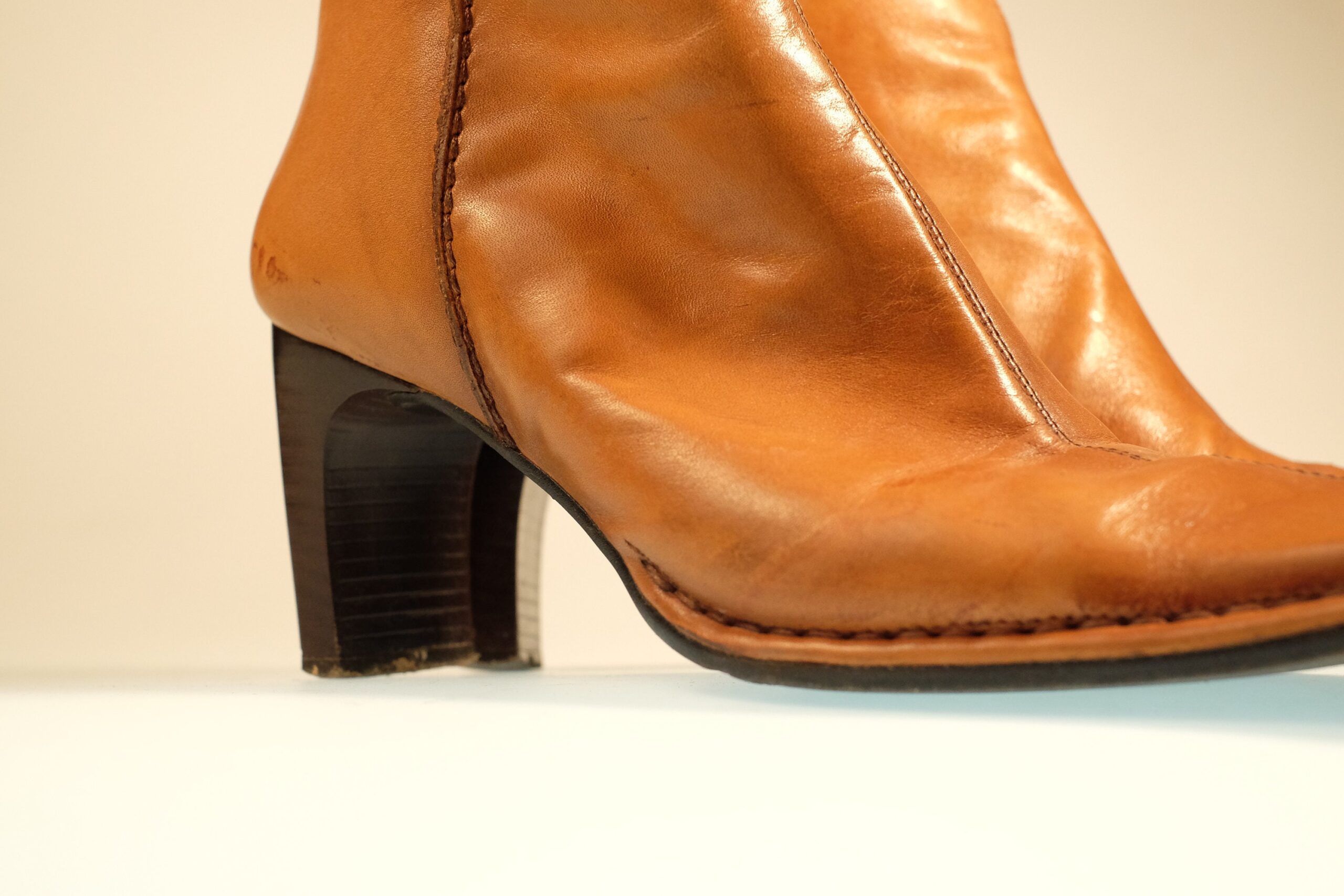 90s Y2K Square Toe Caramel Brown Leather Ankle Boots, Vintage 90s Block Heel Booties EU39 /UK5.5/ US8.5 - Image 5