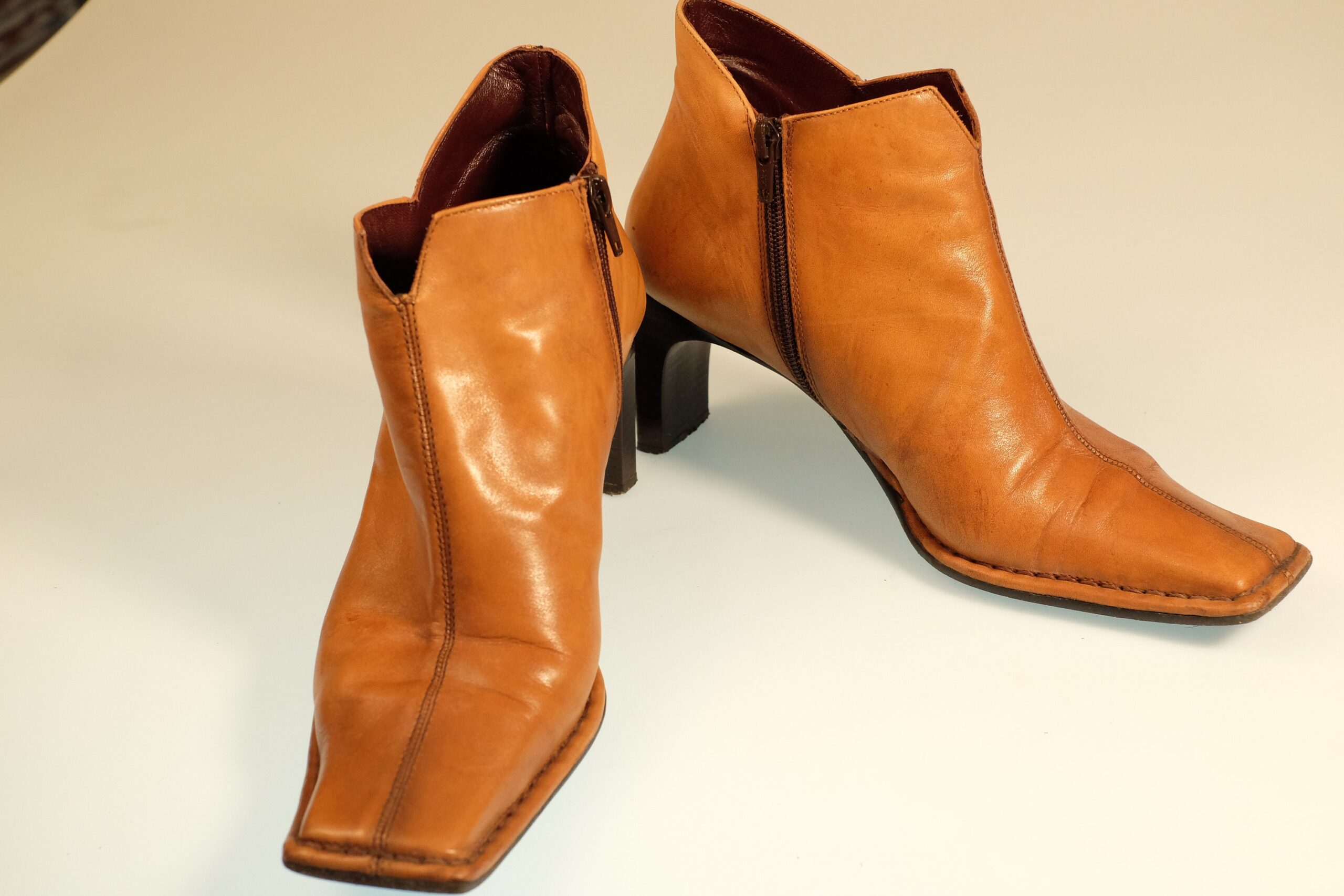 90s Y2K Square Toe Caramel Brown Leather Ankle Boots, Vintage 90s Block Heel Booties EU39 /UK5.5/ US8.5 - Image 6
