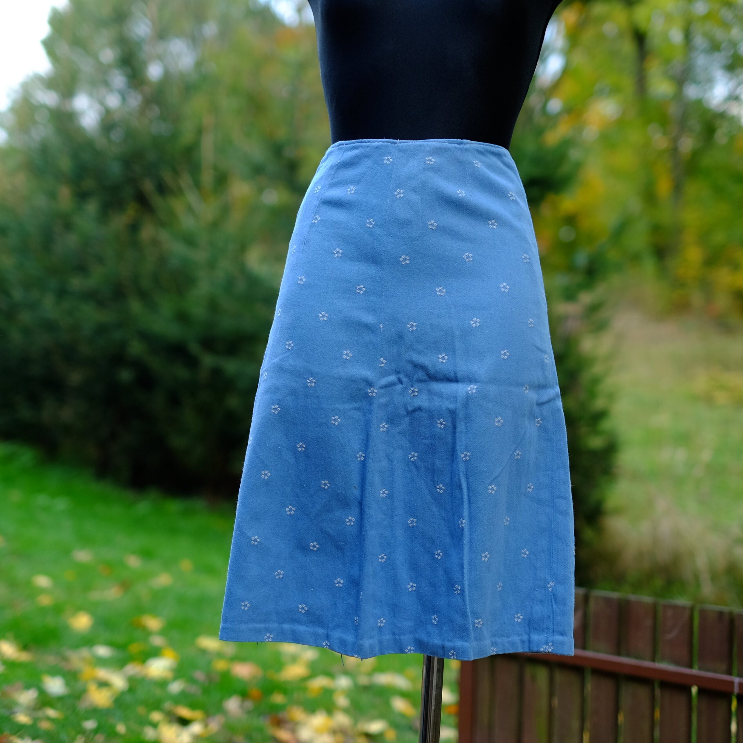 70s Vintage Handmade Light Blue Denim Skirt with floral embroidery - Image 8
