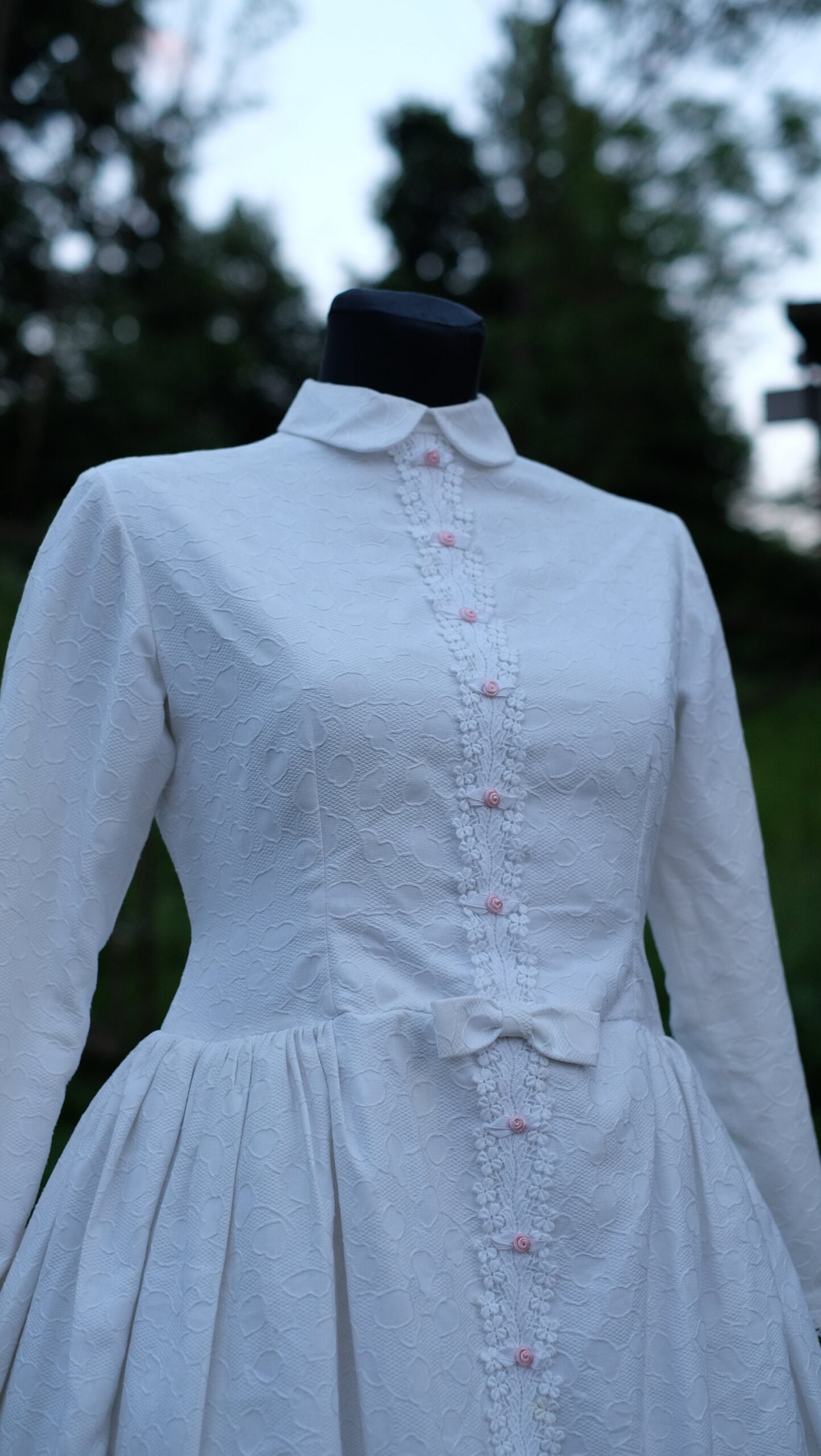 Vintage Early 1960s Wedding Dress - Image 3