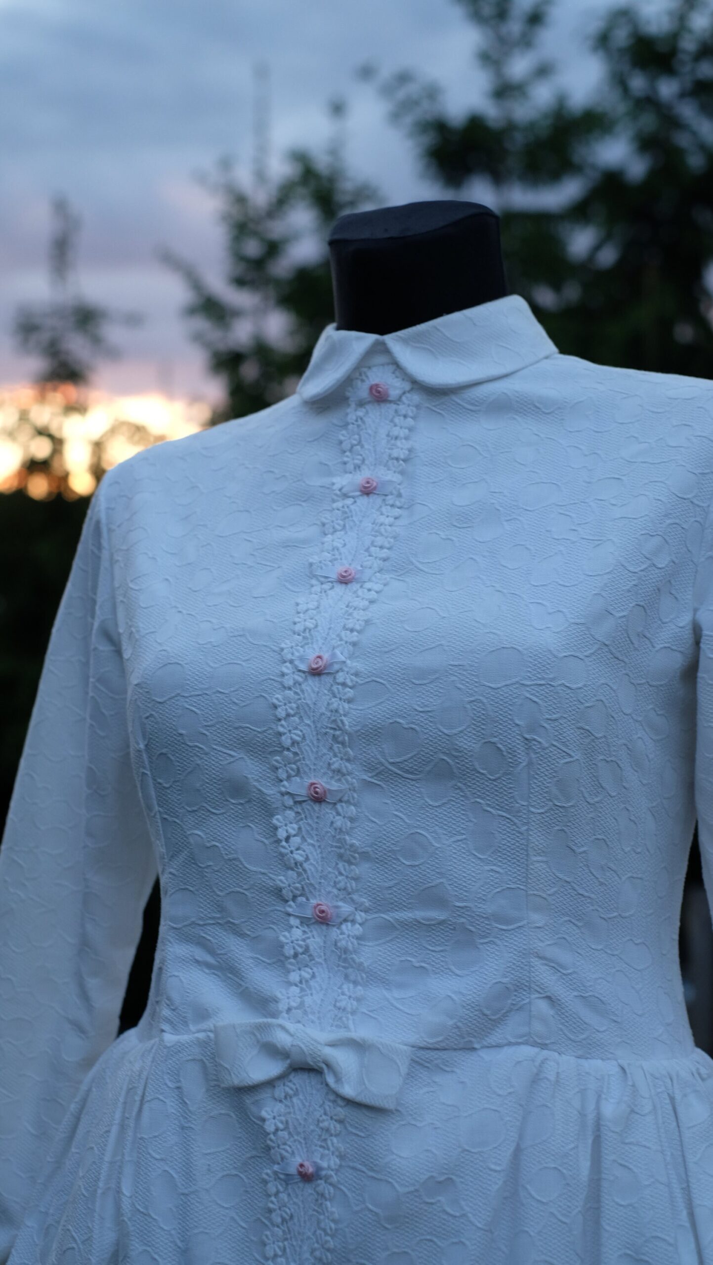 Vintage Early 1960s Wedding Dress - Image 7