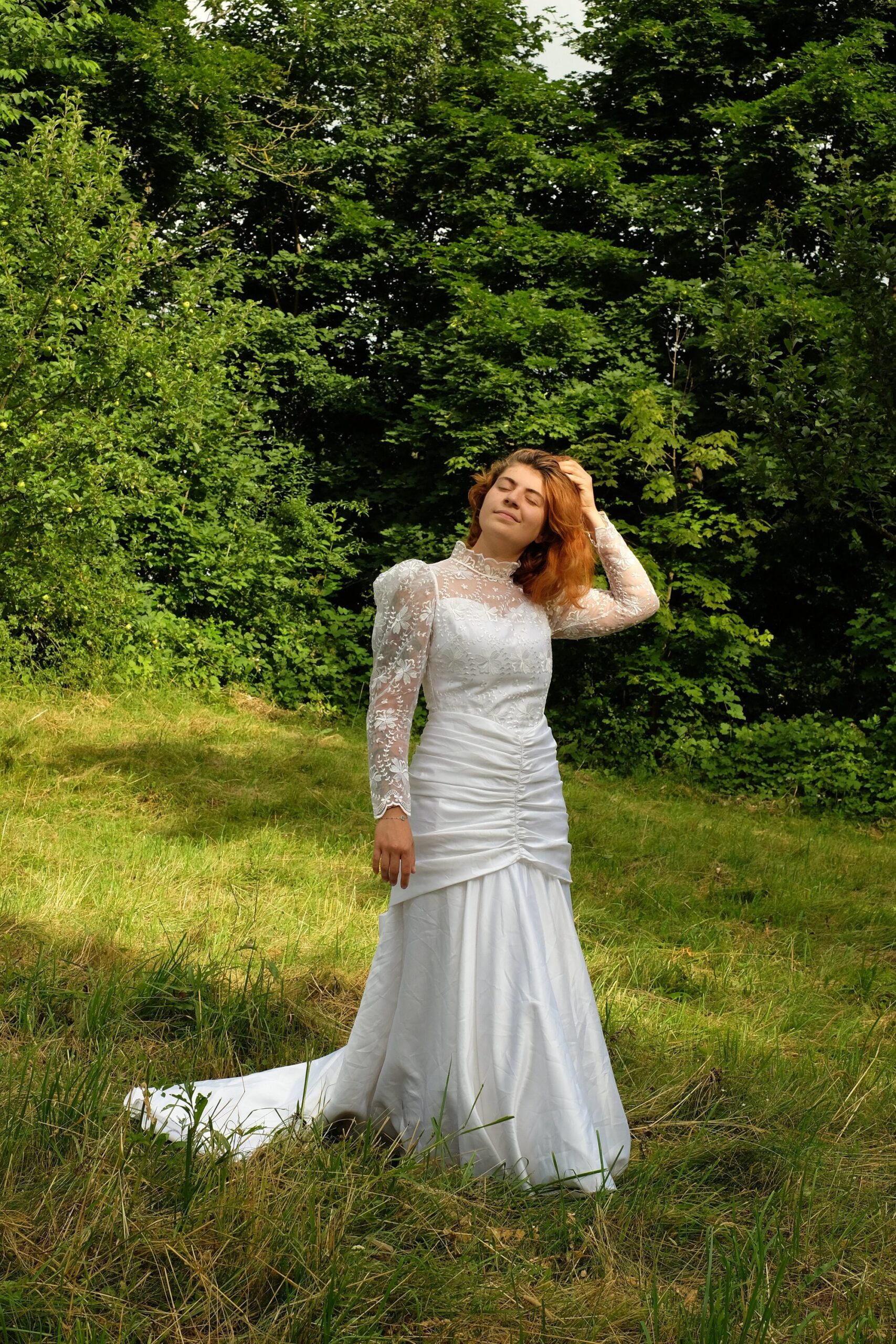 80s Vintage Wedding Dress, Collared Puff Sleeves Lace Trumpet Bridal Gown with bow in the back - Image 3