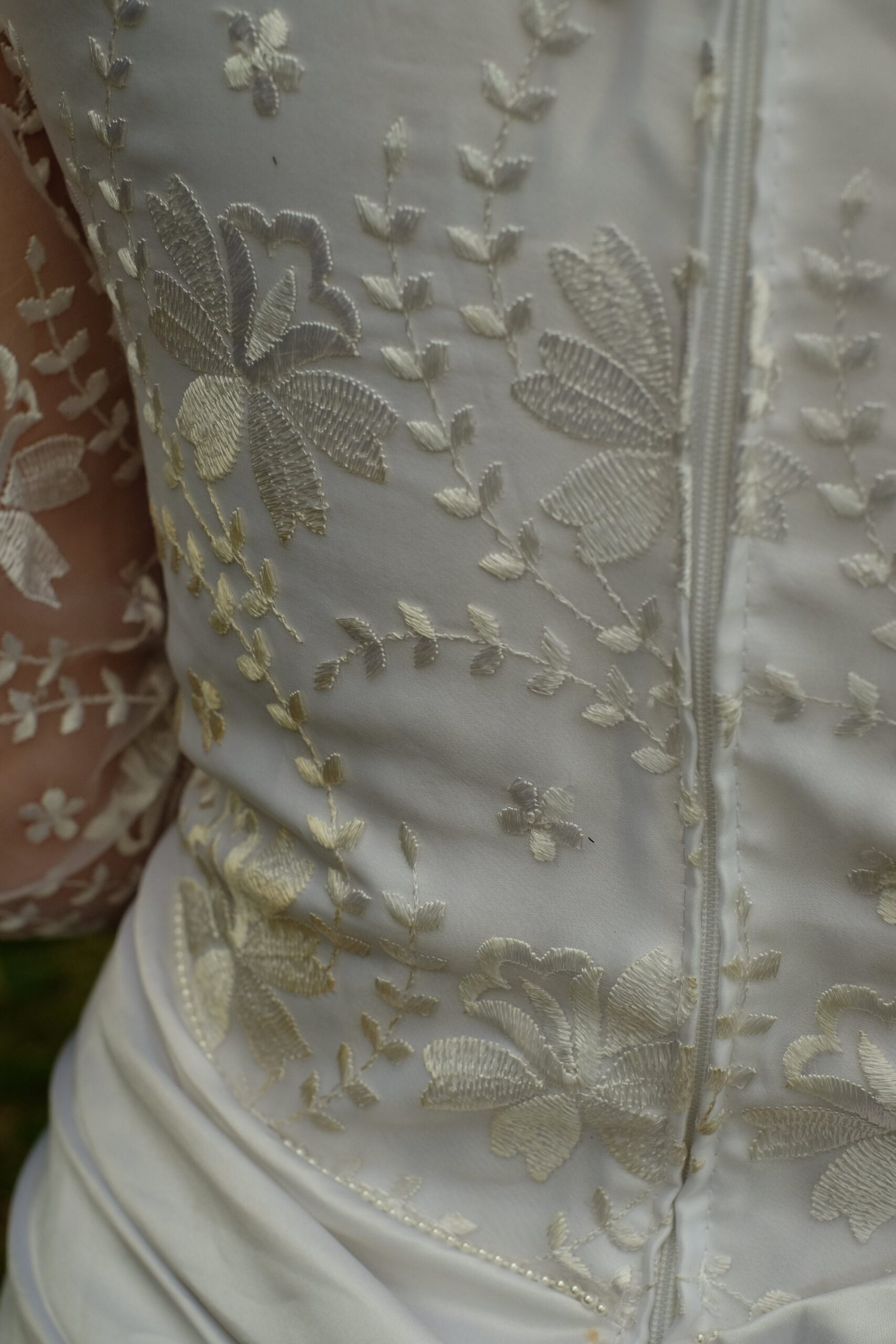 80s Vintage Wedding Dress, Collared Puff Sleeves Lace Trumpet Bridal Gown with bow in the back - Image 6