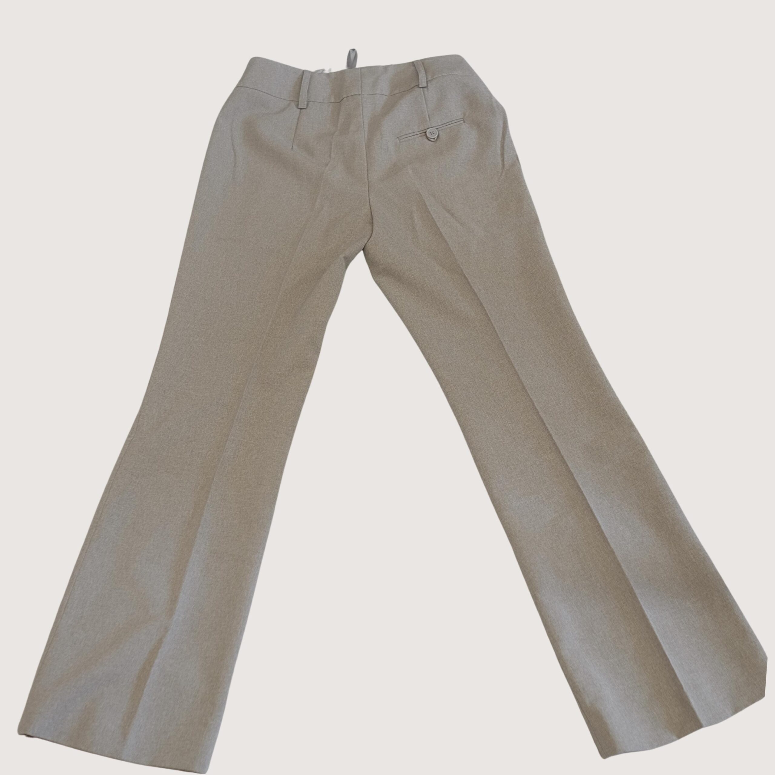 Vintage Women's Creased Light Gray Trousers - Image 3