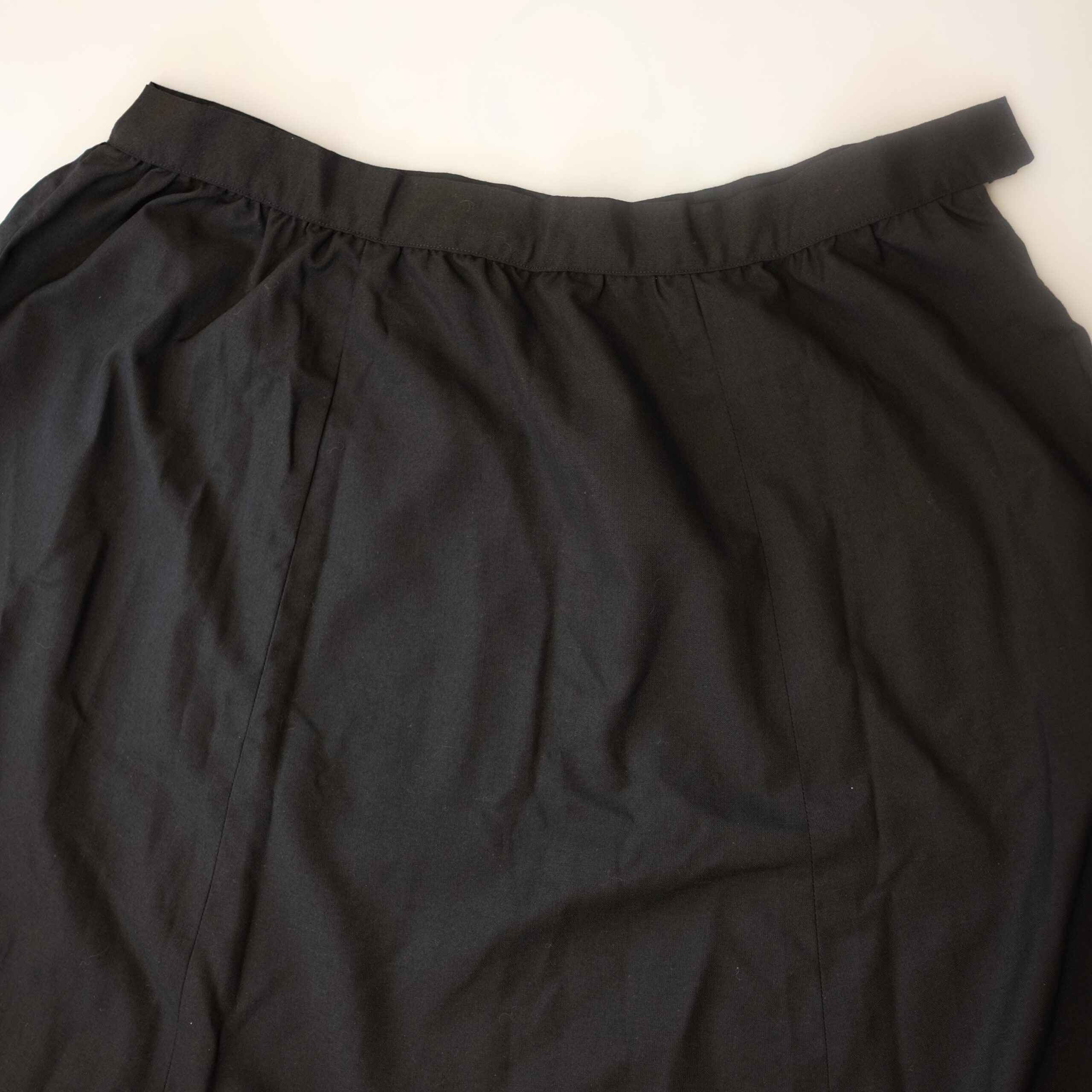 Vintage Plus Sized Black A line Skirt EU Size W52 - Image 2