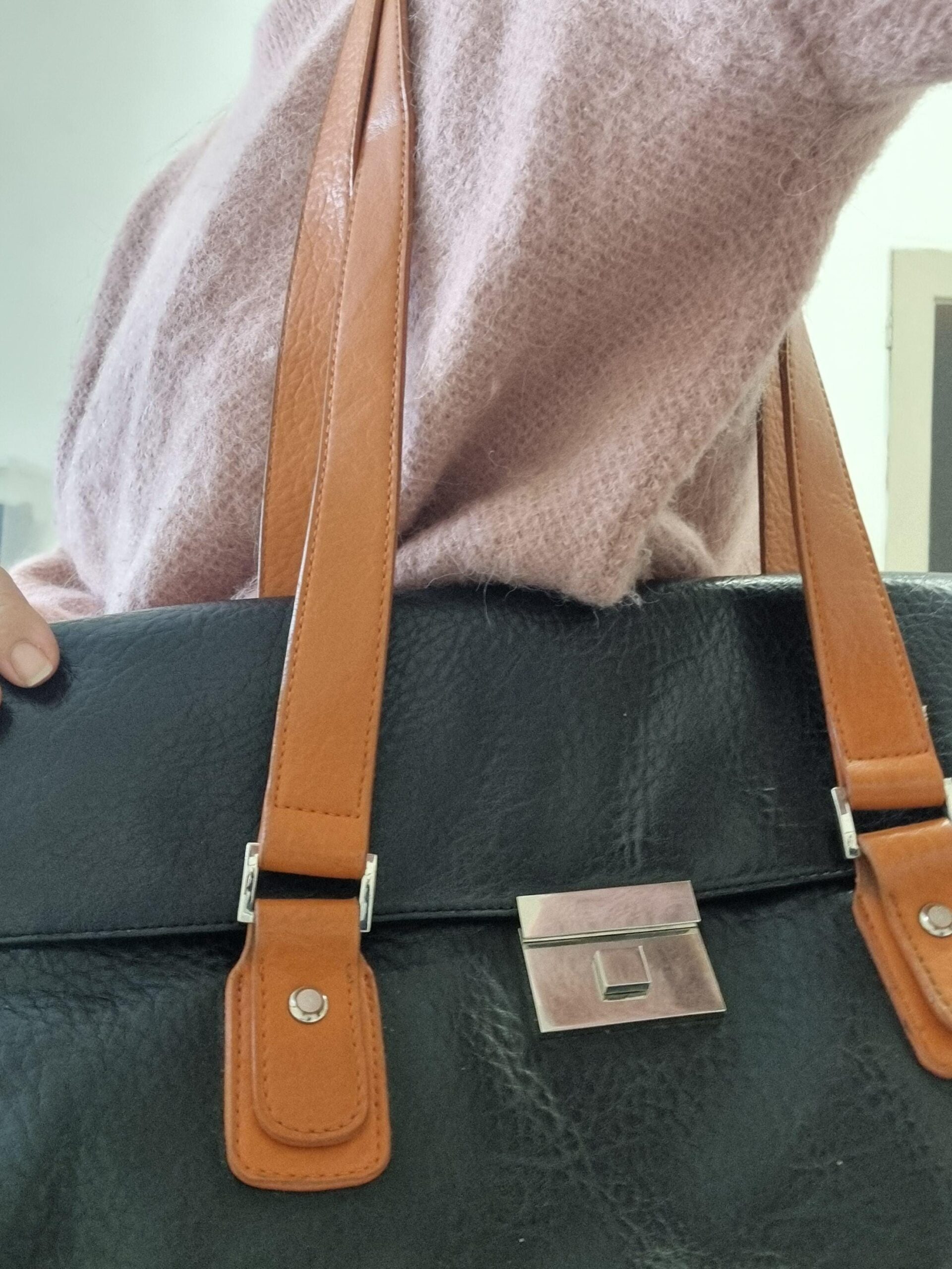 Vintage Black Rectangular Shoulder Bag with Brown Straps - Image 7