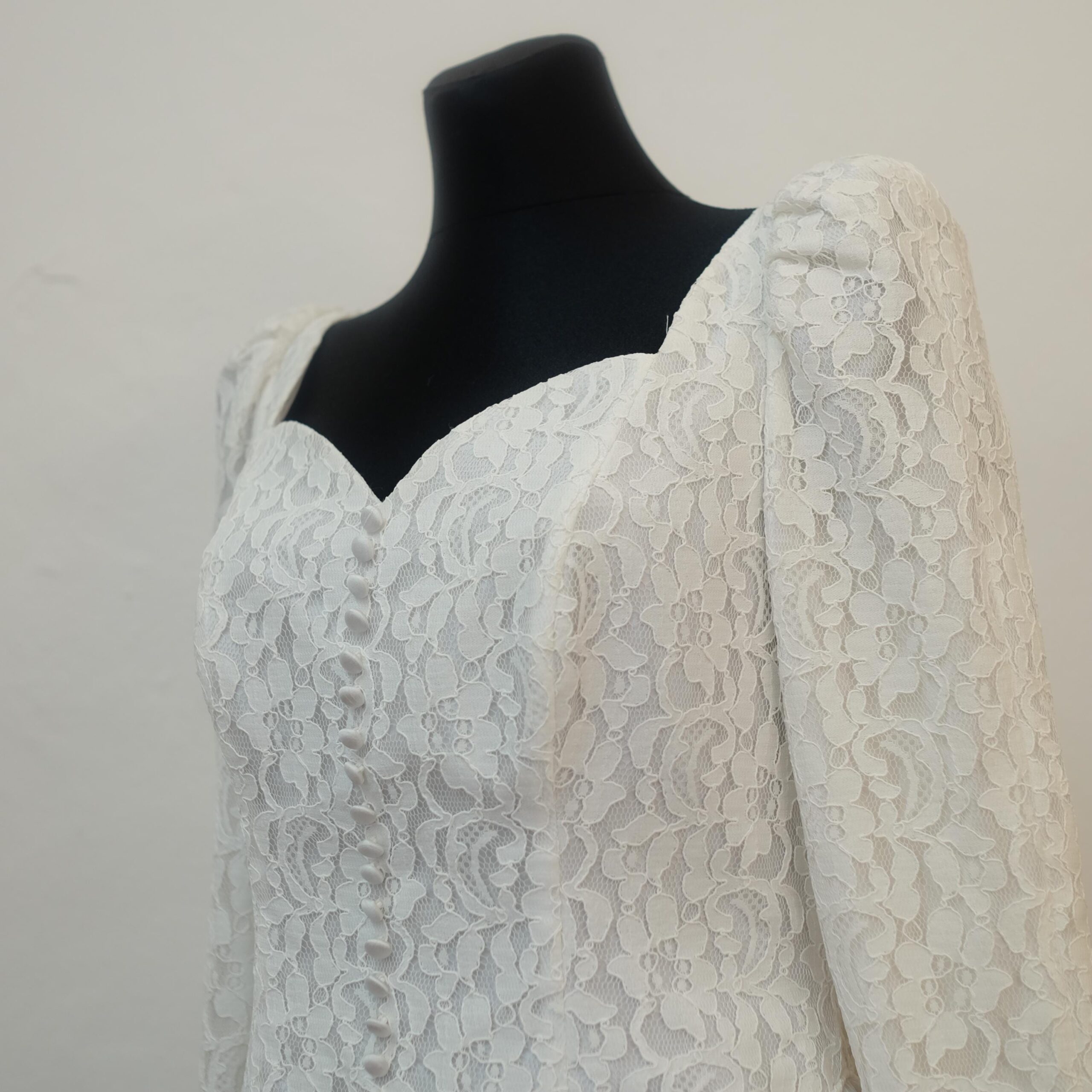 Vintage Deadstock Lace Wedding Dress with Long Sleeve Size42/L - Image 5