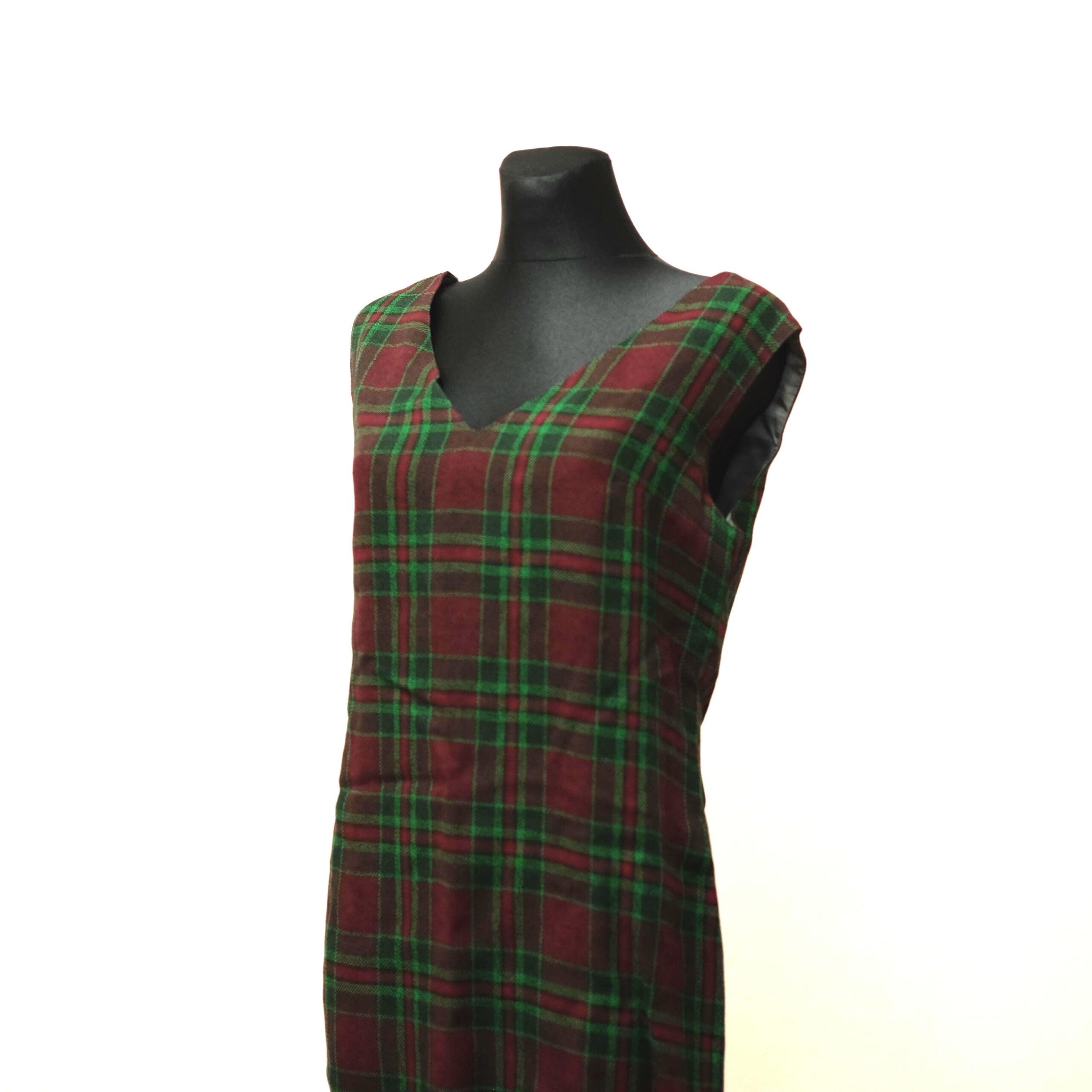 Vintage Mod 60s Wool Tartan Plaid Winter Mini Dress in Red and Green Size Eu42/L - Image 3