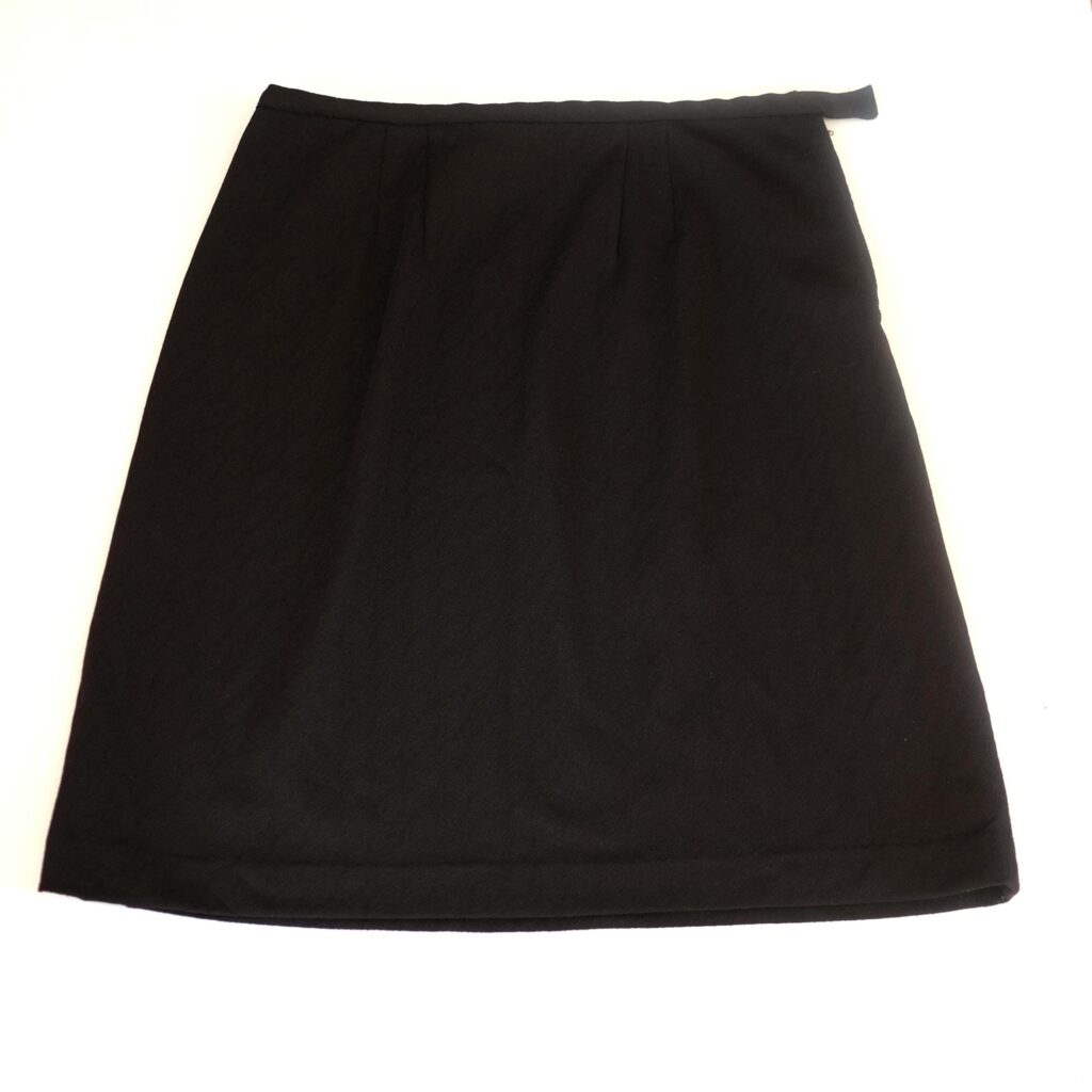 Vintage Black Structured Plus Sized Skirt EU size W52