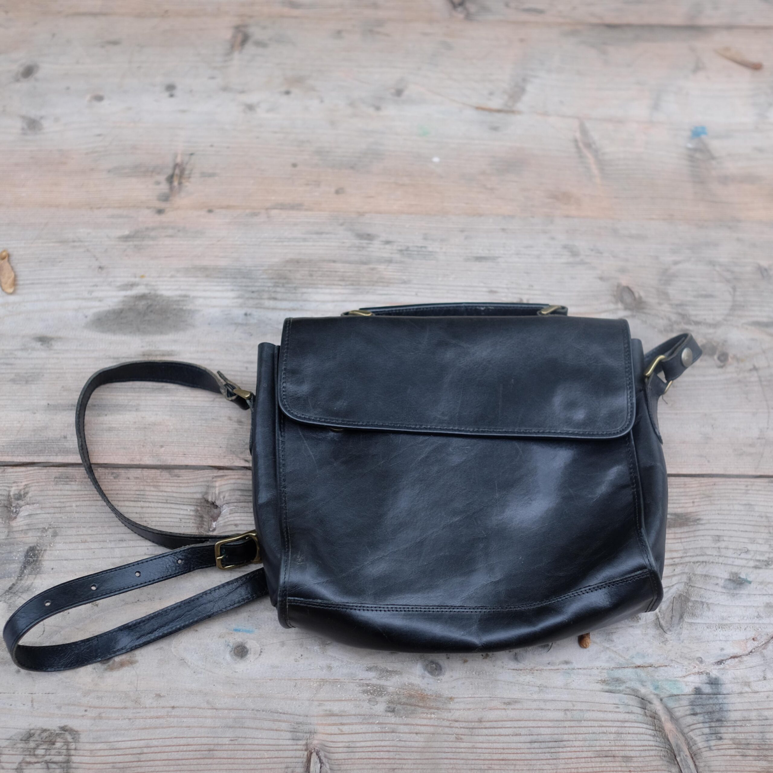 Vintage Black Claudio Ferrici Leather Black Crossbody Bag / Shoulder Bag, Minimalist luxury handbag - Image 4