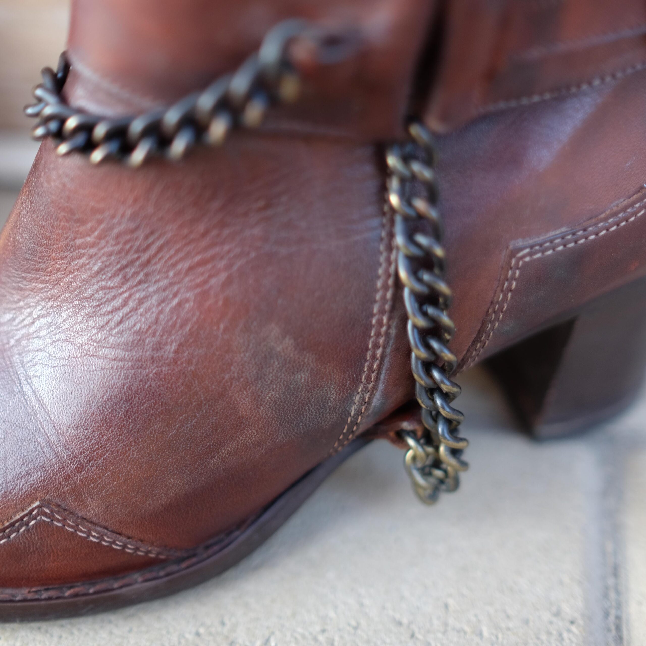 Vintage Western Cowboy Brown Leather Boots with heels and Chains Size eu39 - Image 10