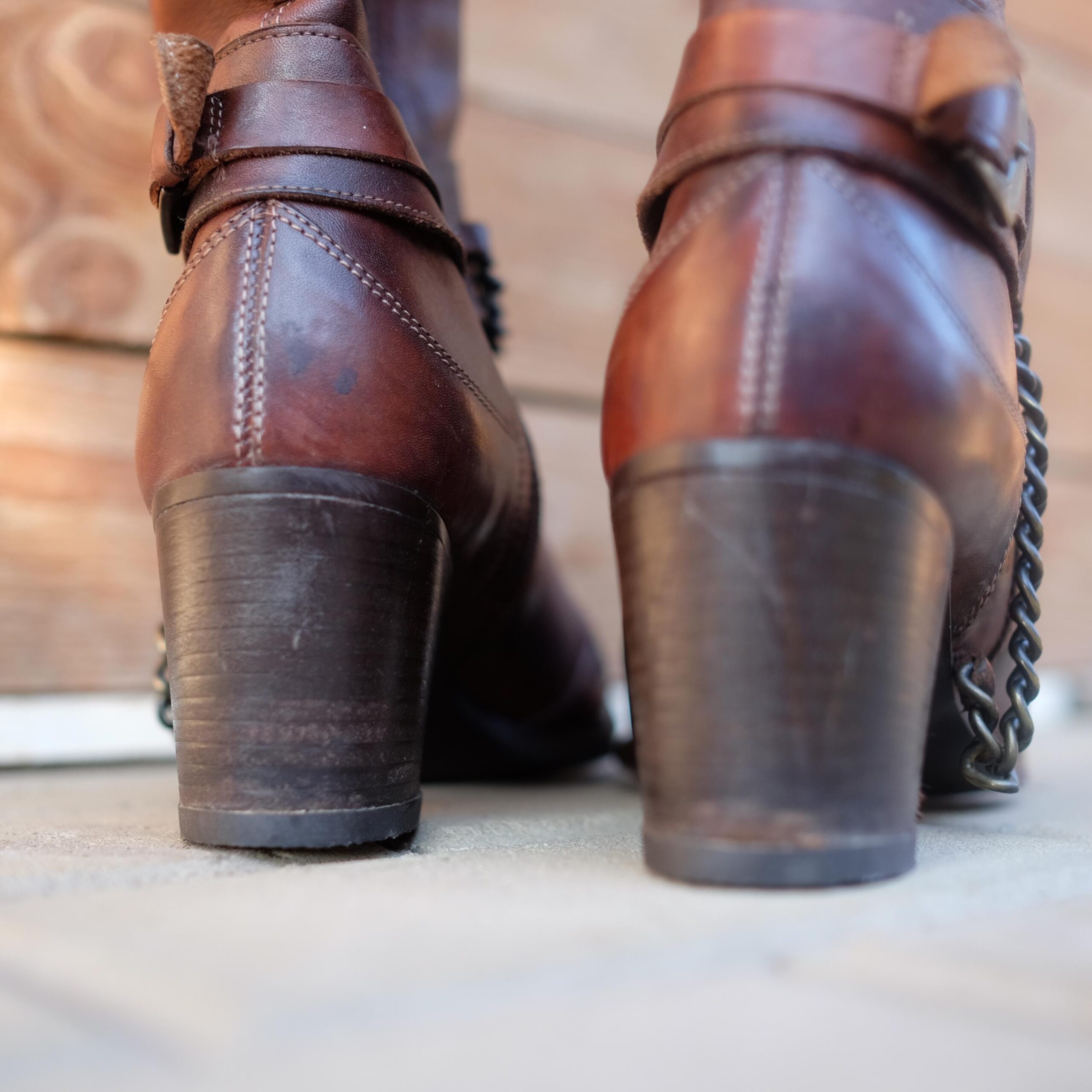 Vintage Western Cowboy Brown Leather Boots with heels and Chains Size eu39 - Image 9