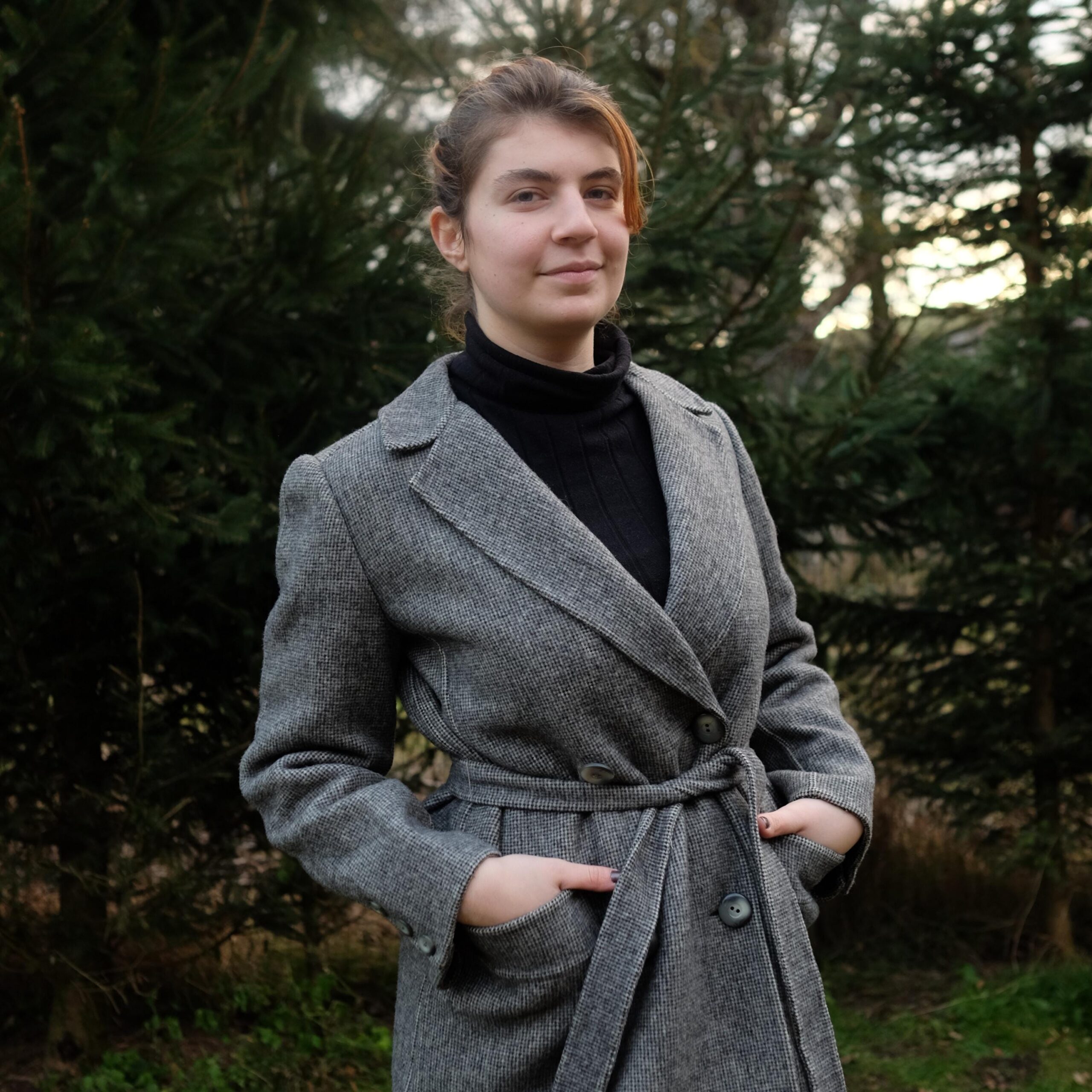 Vintage 90s Long Gray Overcoat, Very Smart, Elegant and classy Style - Image 2