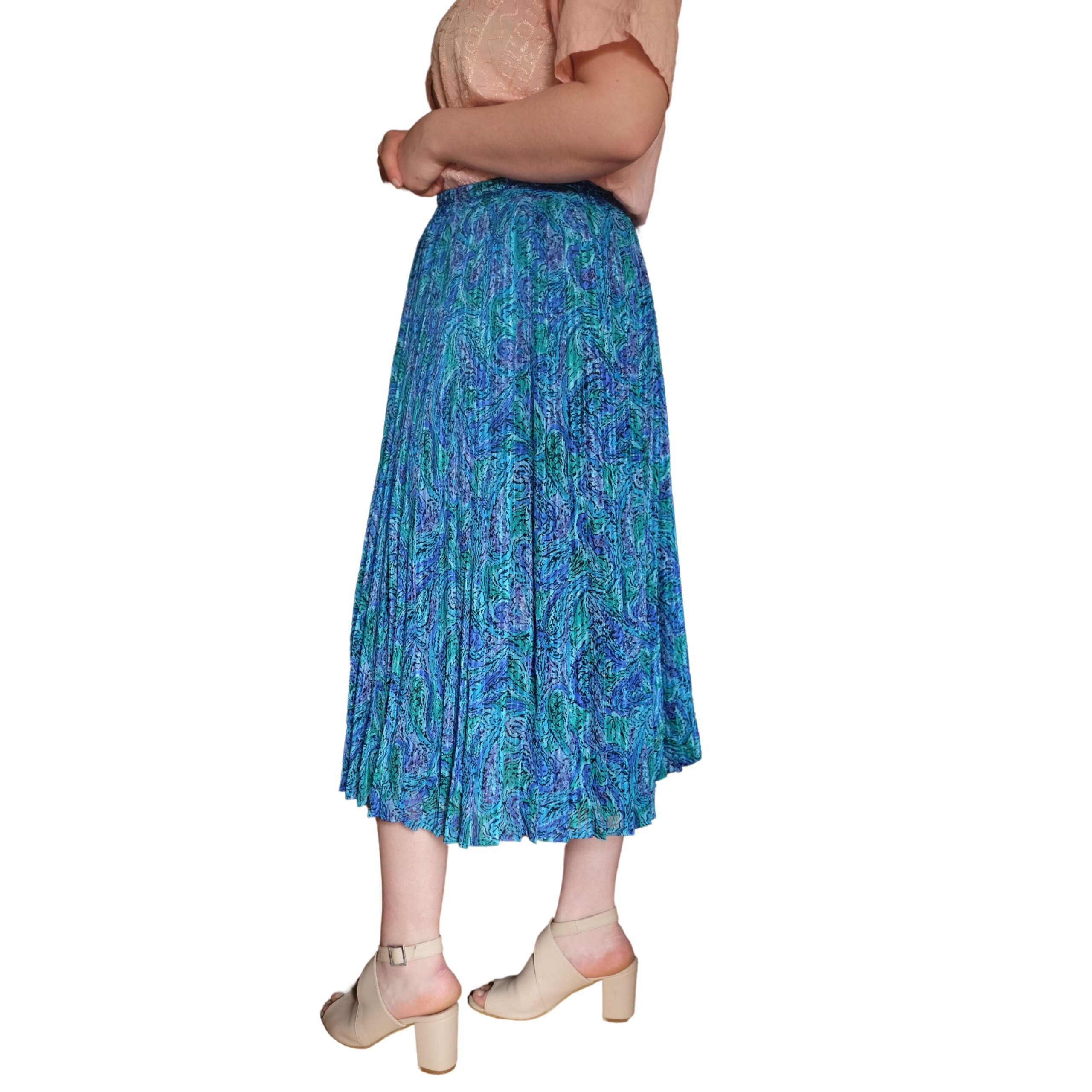 Vintage Blue Floral Mid-Calf Pleated Skirt - Image 3