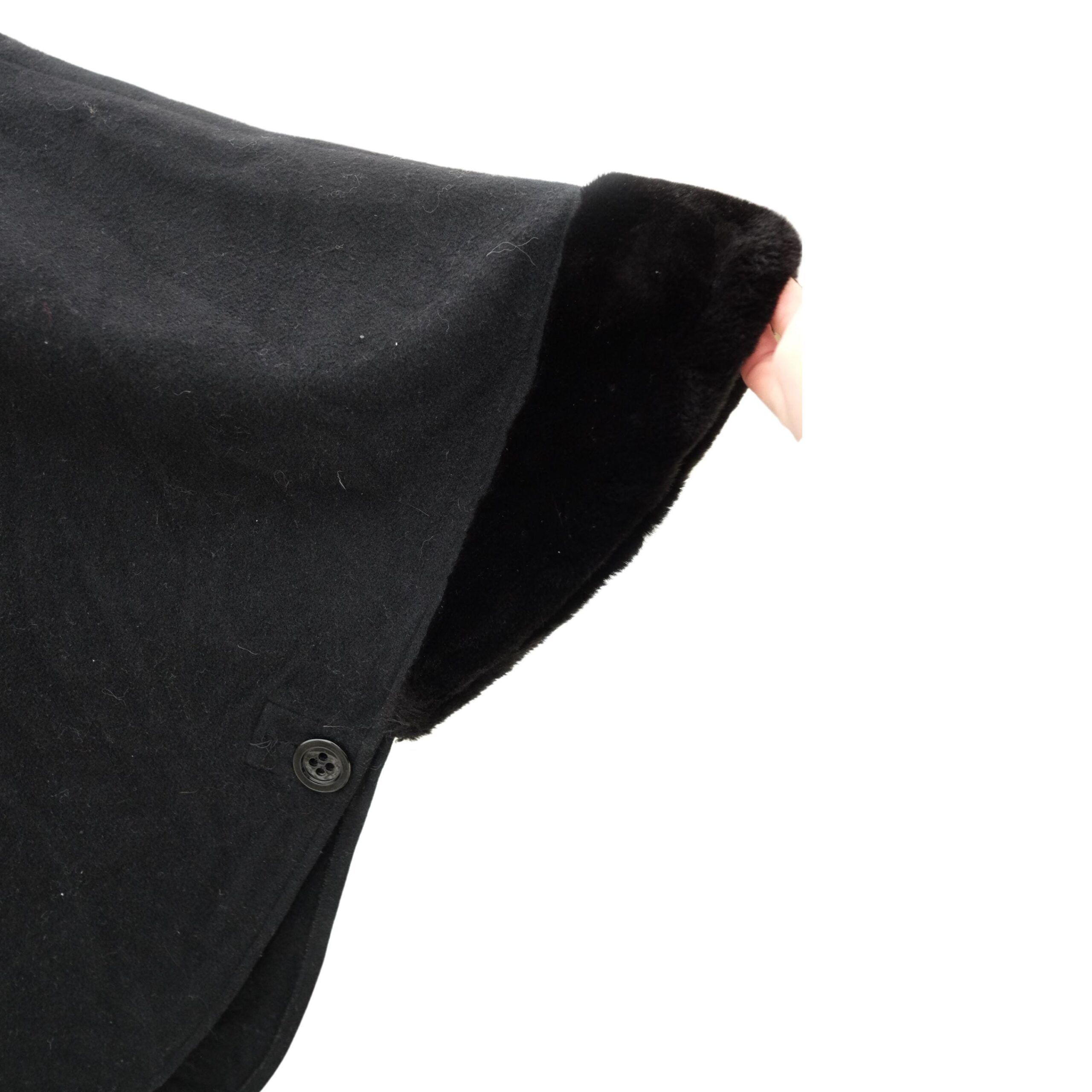 Vintage Elegant Black Cape with Faux Fur - Image 7
