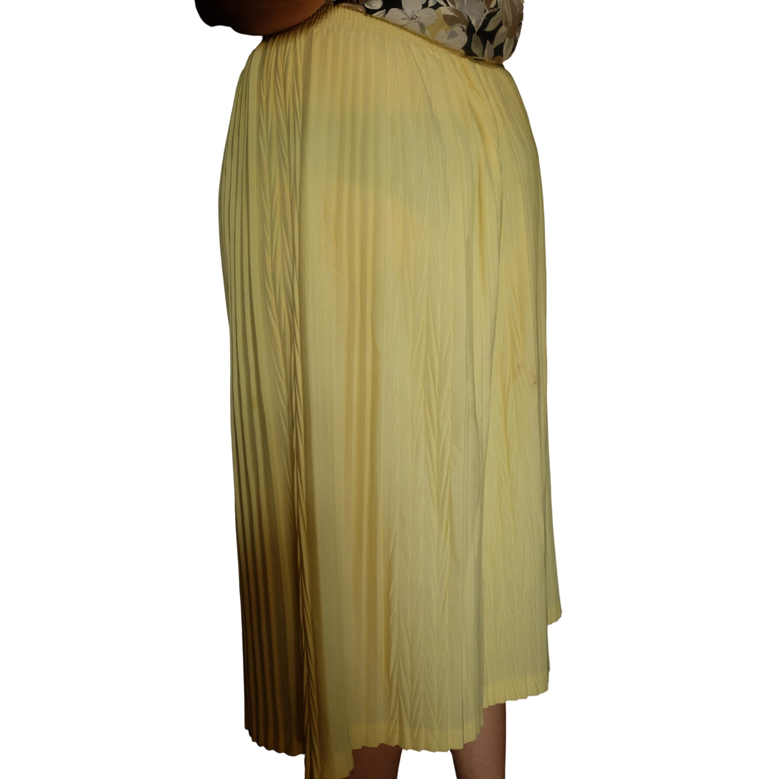 Vintage Below the Knee Yellow Pleated Skirt Has stains - Image 6