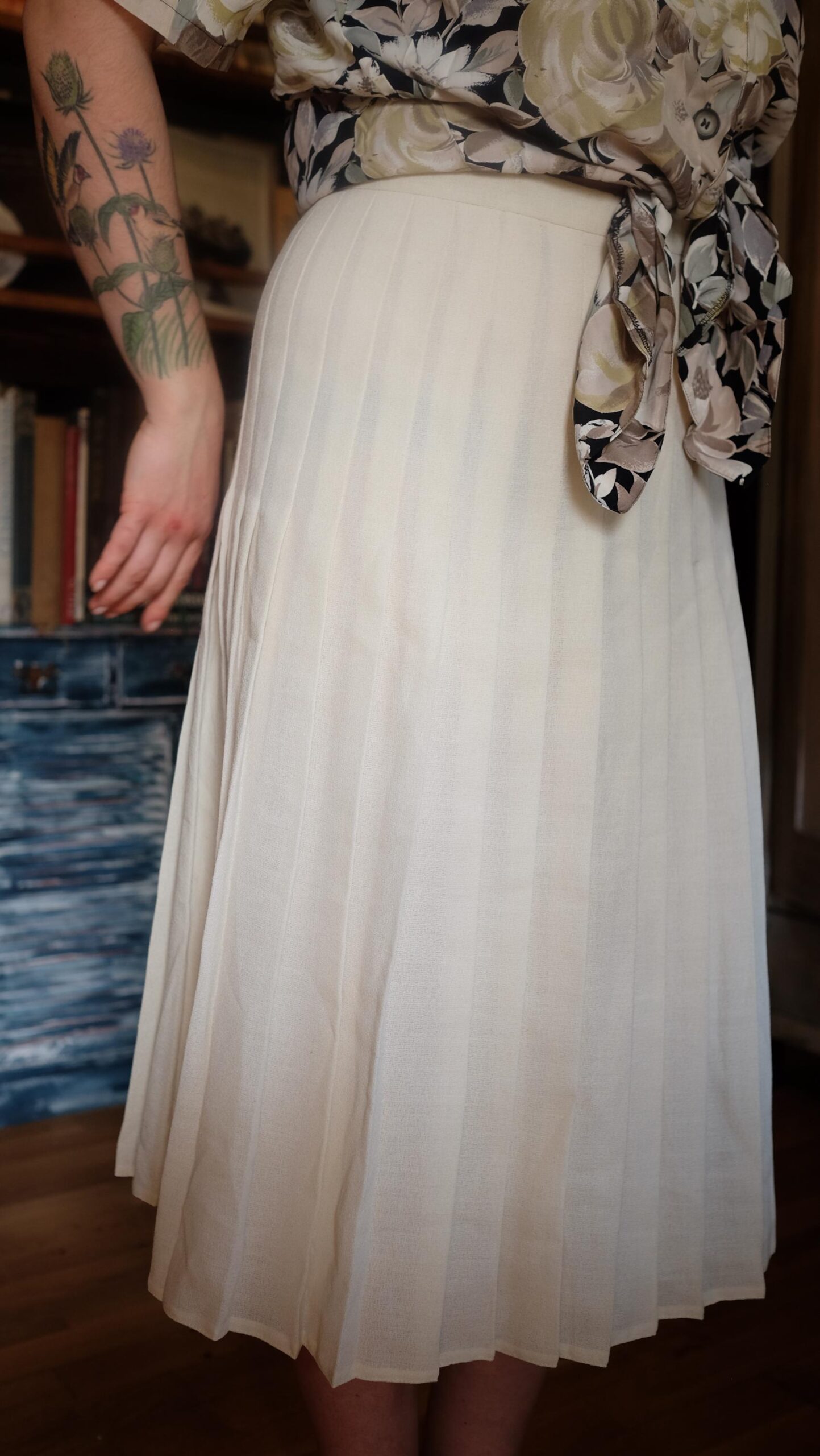 Vintage White Pleated Skirt, Minimalistic skirt Old Money Skirt - Image 2