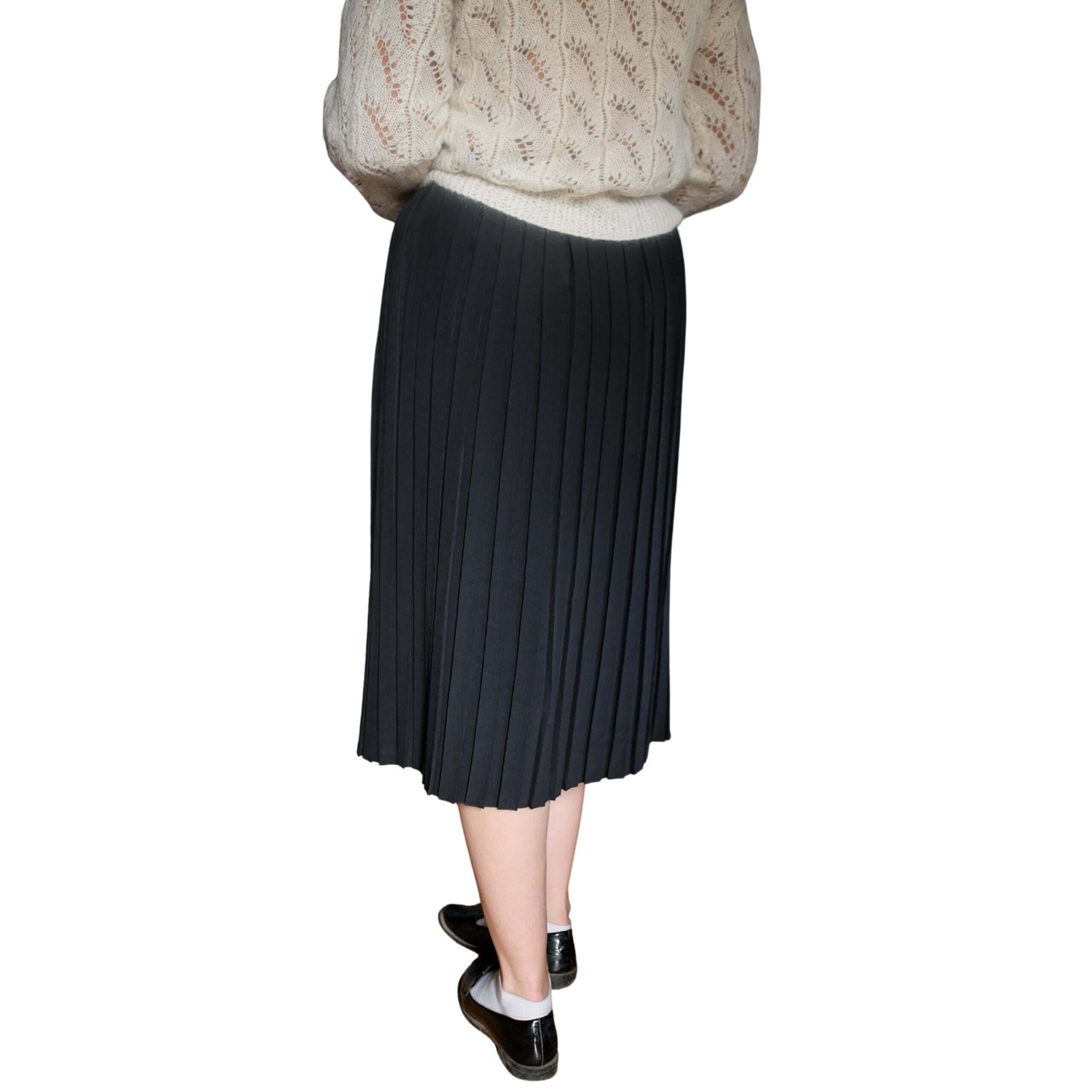 Vintage Mis-Calf Length Black Pleated Skirt - Image 5