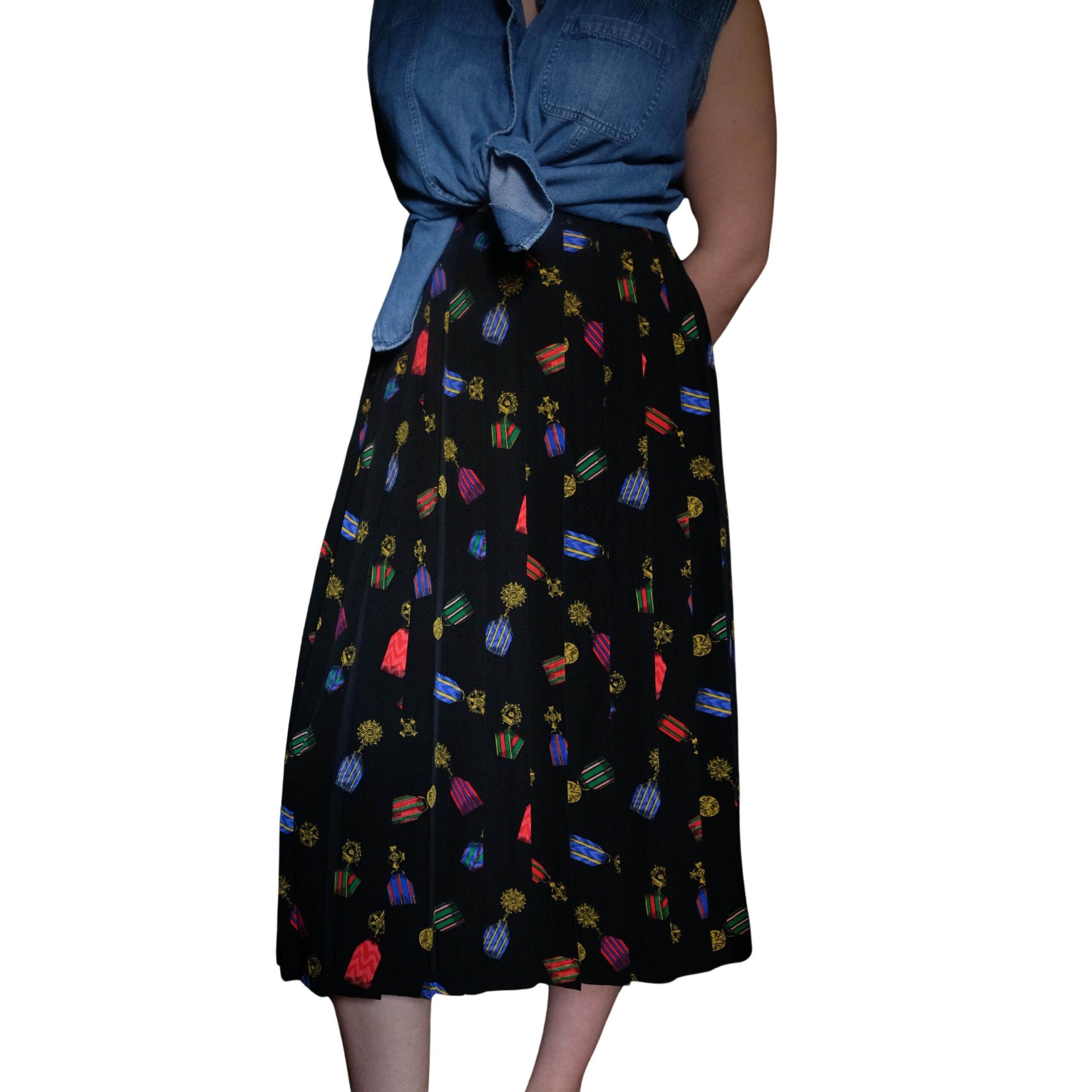 Vintage Black Pleated Skirt with Medals Pattern - Image 4
