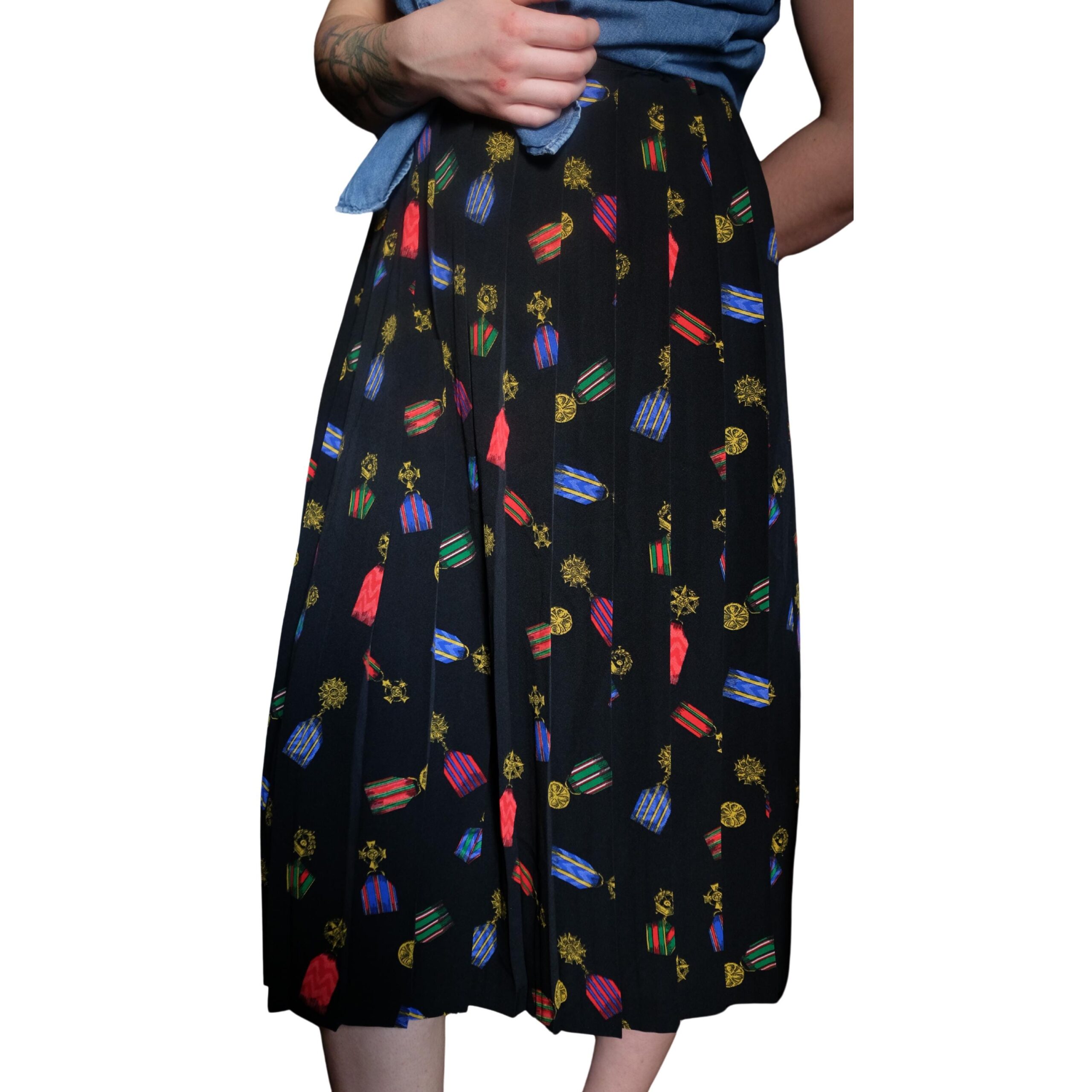 Vintage Black Pleated Skirt with Medals Pattern - Image 5