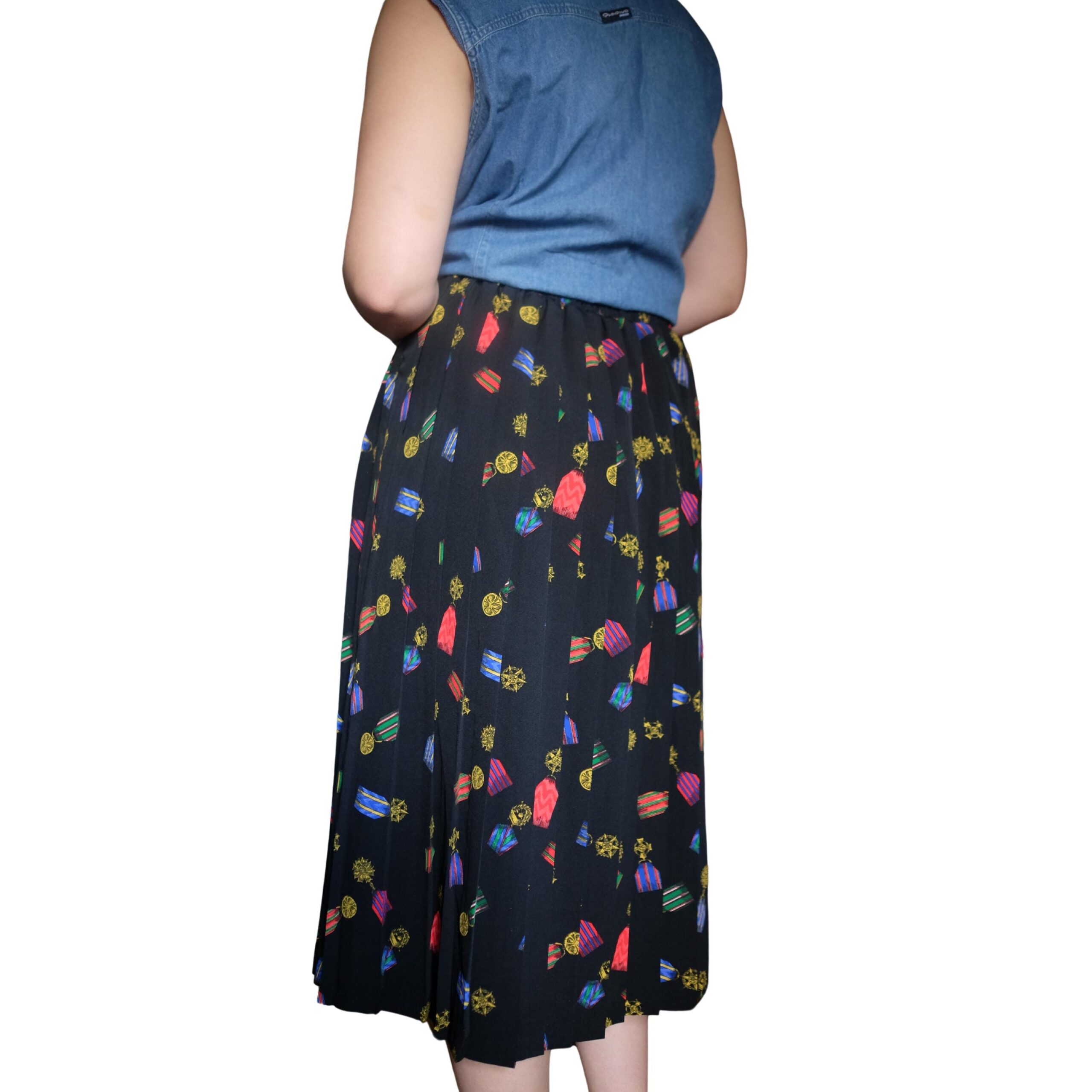 Vintage Black Pleated Skirt with Medals Pattern - Image 9