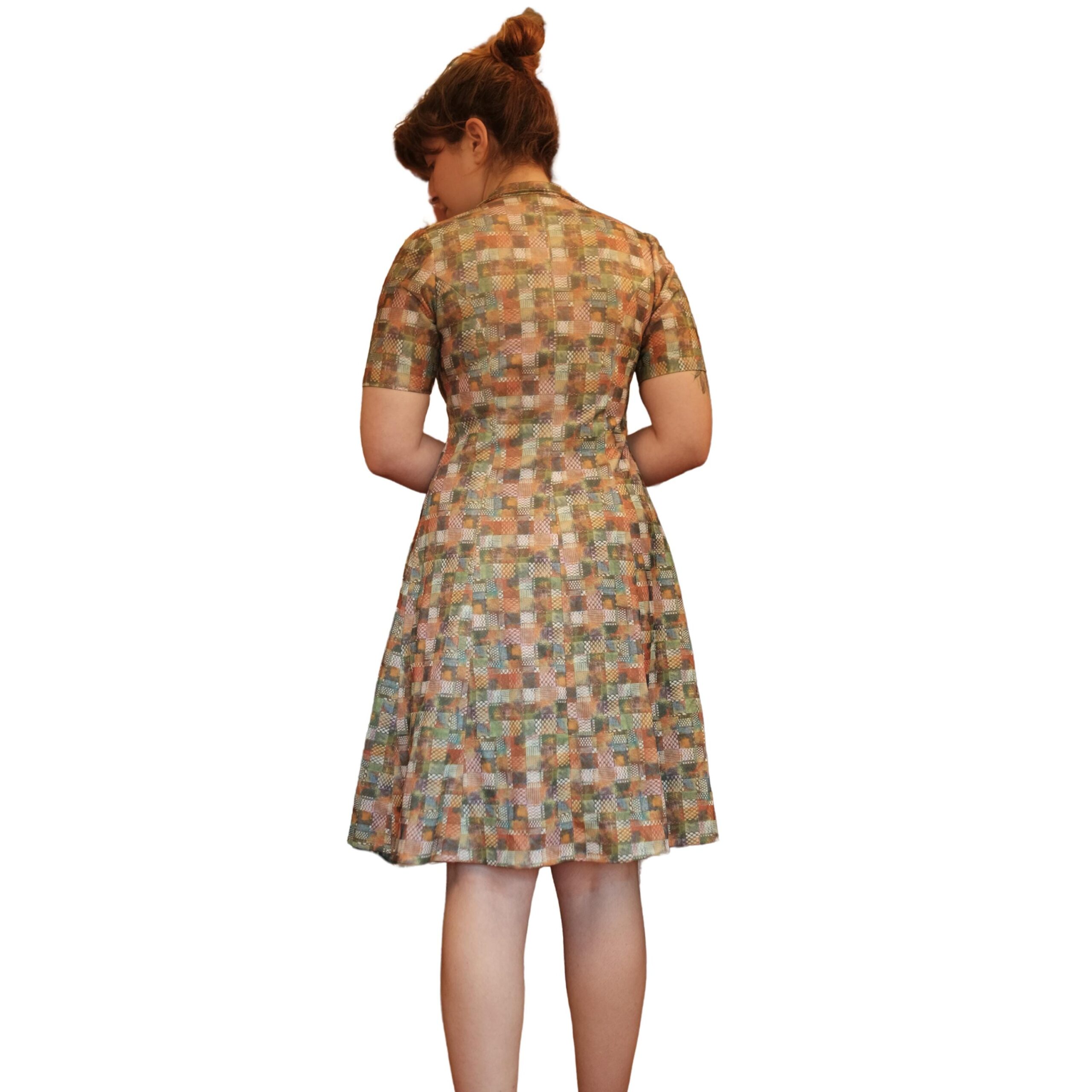 Vintage Brown Fitted 80s Dress with Abstract Pattern - Image 8
