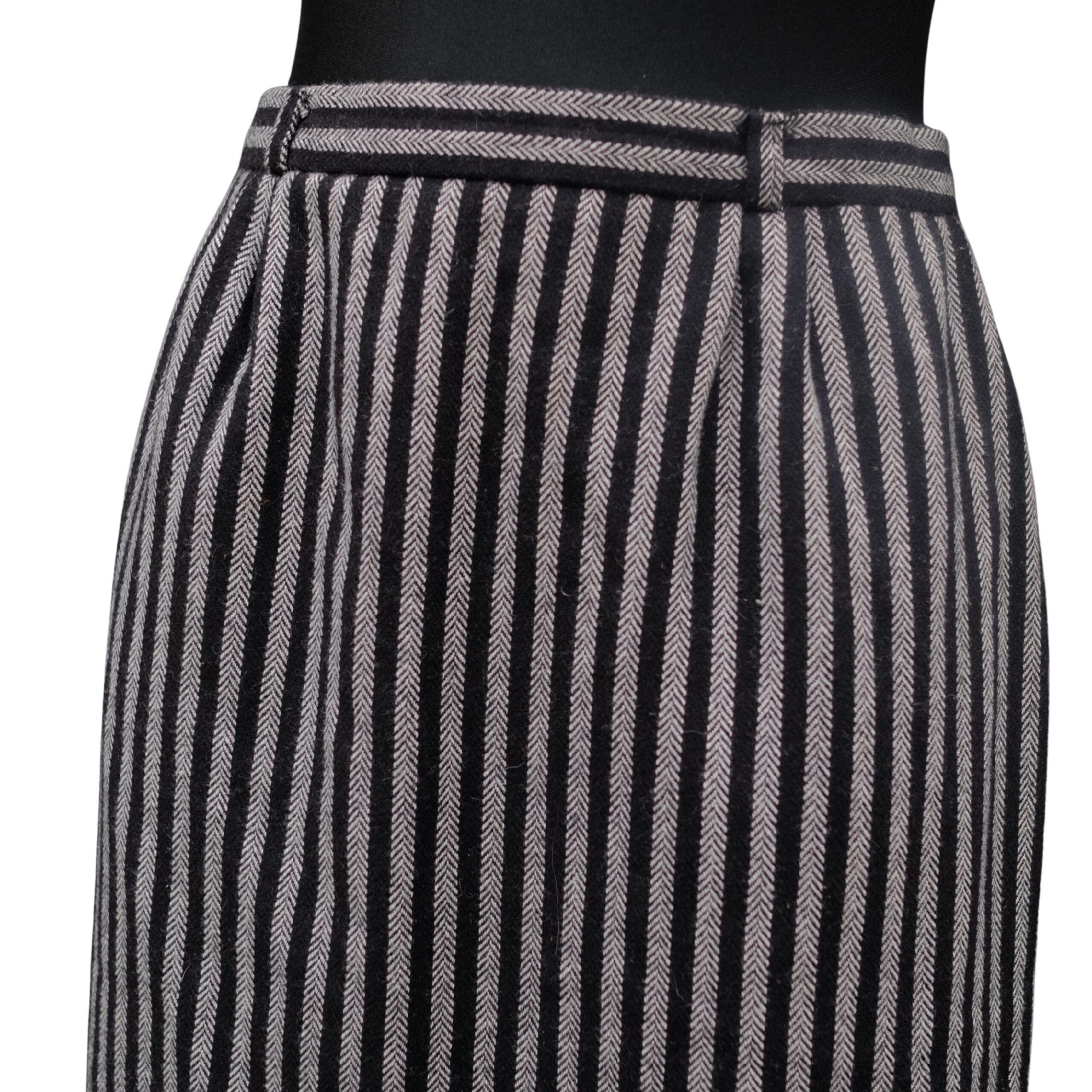 Vintage Black Grey/ Striped Wool Blend Pencil Skirt - Affordable elegance for business women - Image 4