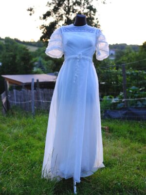 Victorian Style 70s Wedding Dress, Vintage Short Sleeved Bridal Gown