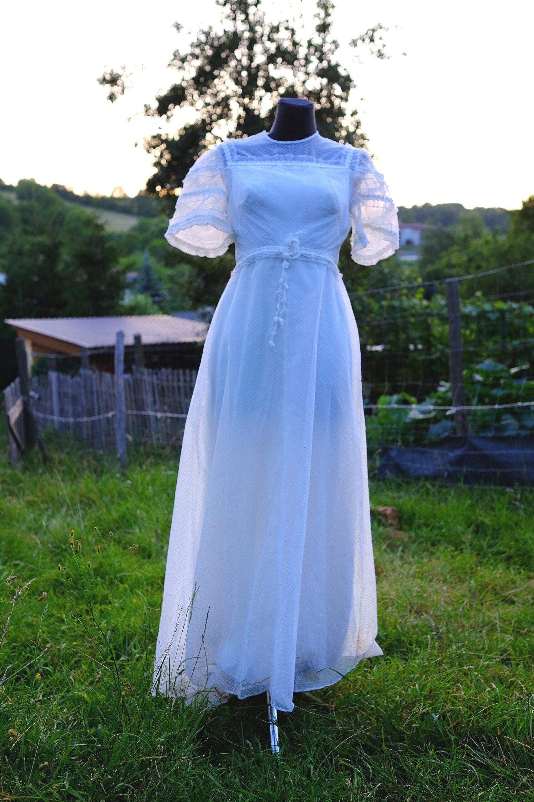 Victorian Style 70s Wedding Dress, Vintage Short Sleeved Bridal Gown