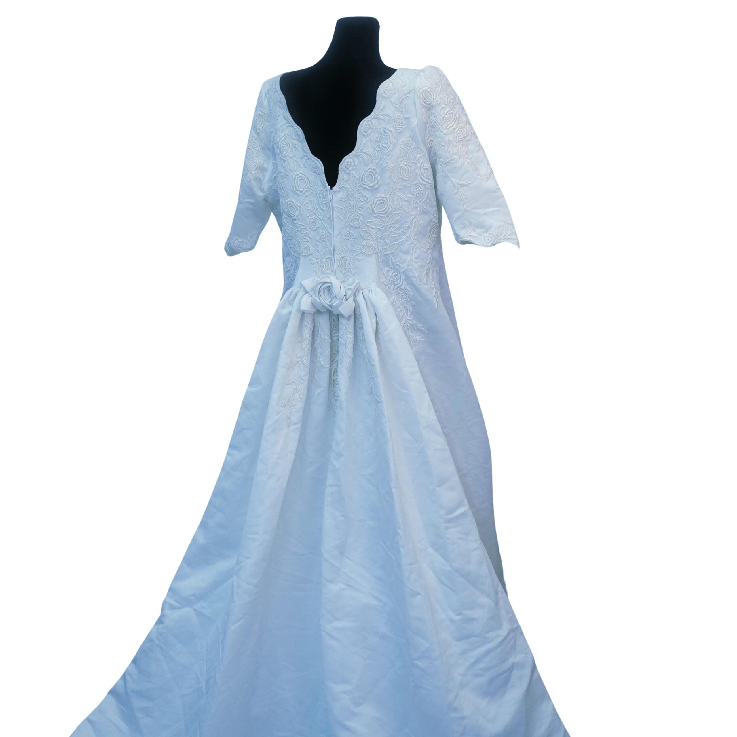 Vintage Short Sleeved Princess Dress with train, size XXL - Image 4